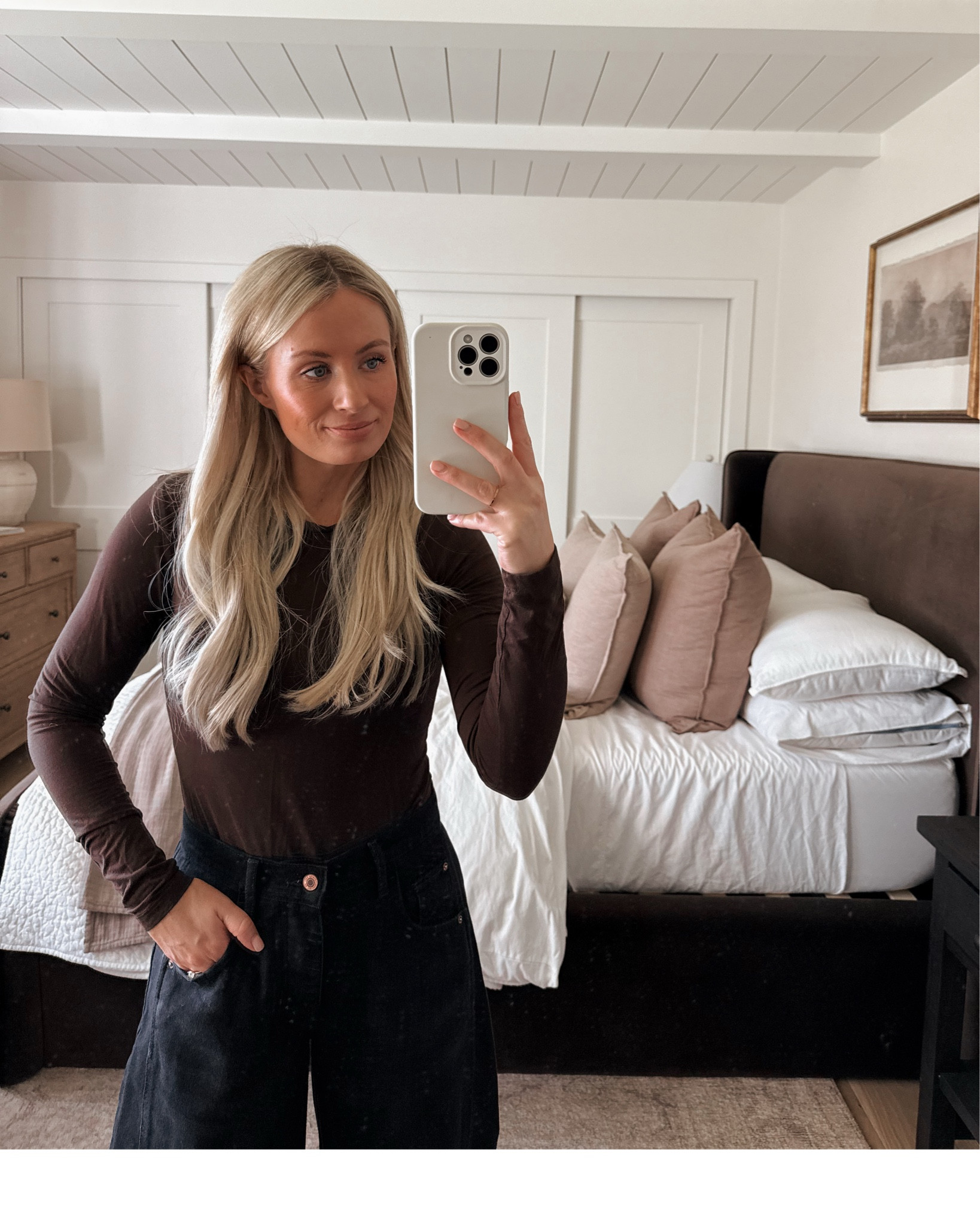 Black and brown and barrel jeans get my vote! 
TOP: SMALL
JEANS: 24 (size down 1)


#LTKHoliday #LTKSeasonal