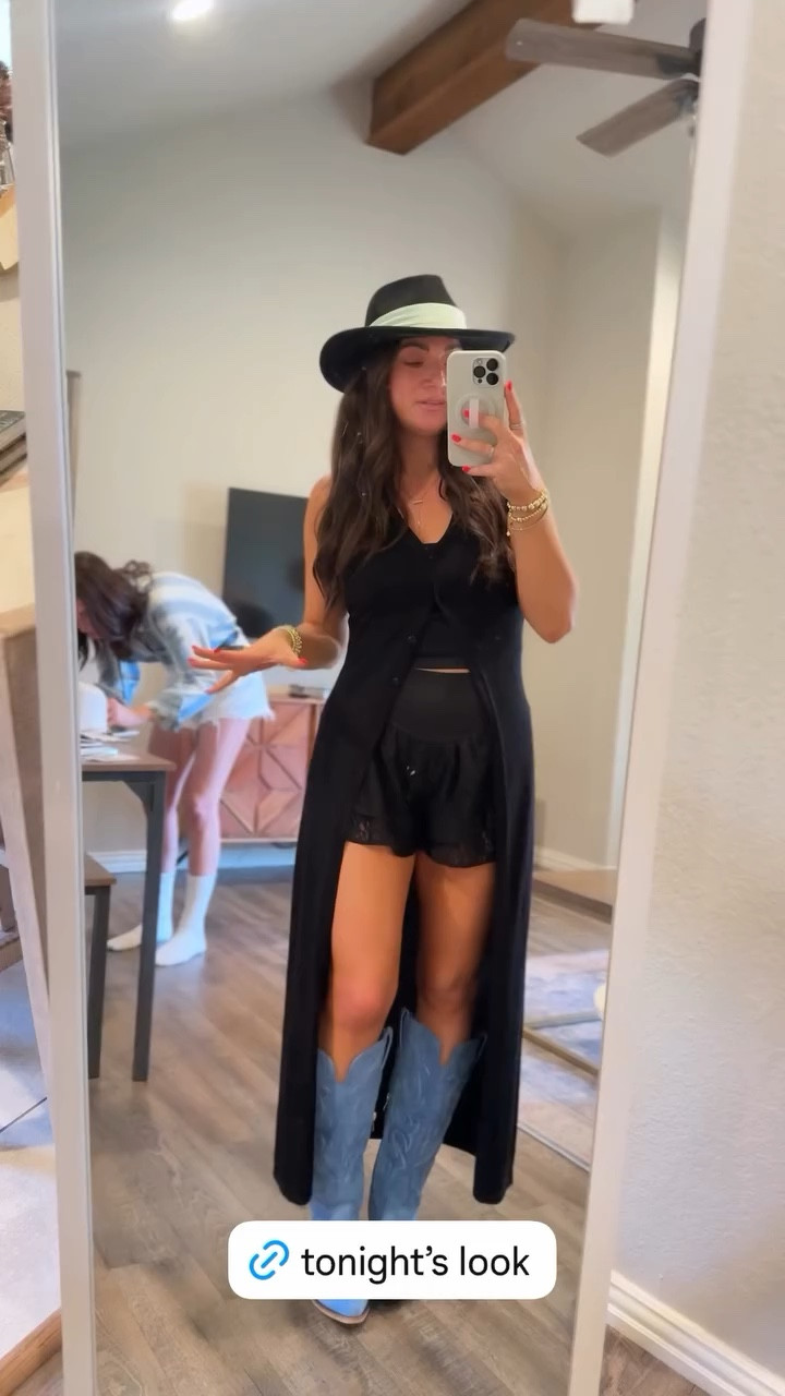 Such a fun country concert look! Western style for Fort Worth, TX. Everything is soft and stretchy 👌 I sized up half in the boots 

#LTKootd #LTKPetite #LTKFestival