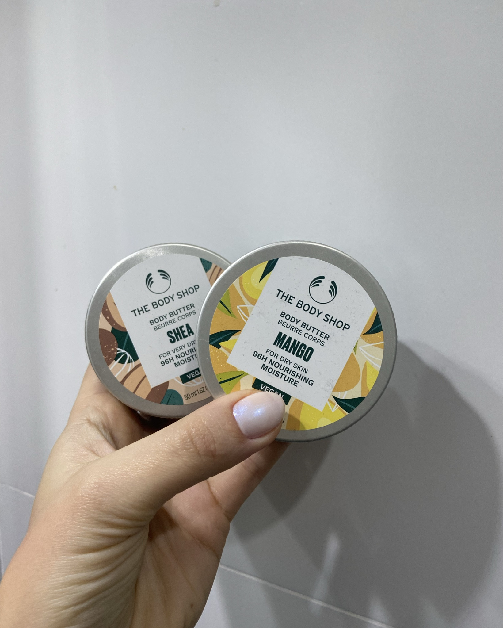 o poder da manteiga corporal pra hidratação da pele nesse inverno 🧖‍♀️ super indico pra peles mais ressecadas durante o clima frio, pois possui uma hidratação intensa comparada aos demais hidratantes corporais! também sou apaixonada pelas manteigas da the body shop (a de 🥥 é a minha favorita!!!)

#LTKbrasil #LTKbeauty #LTKwinter