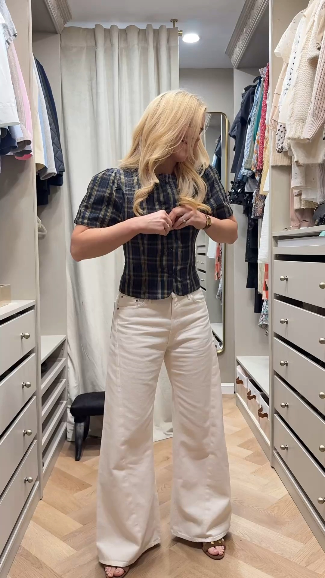 Top runs SMALL, size down!

Love the shape of these twist jeans. 
I sized down (there’s no stretch) I’m in 26 instead of my usual 25