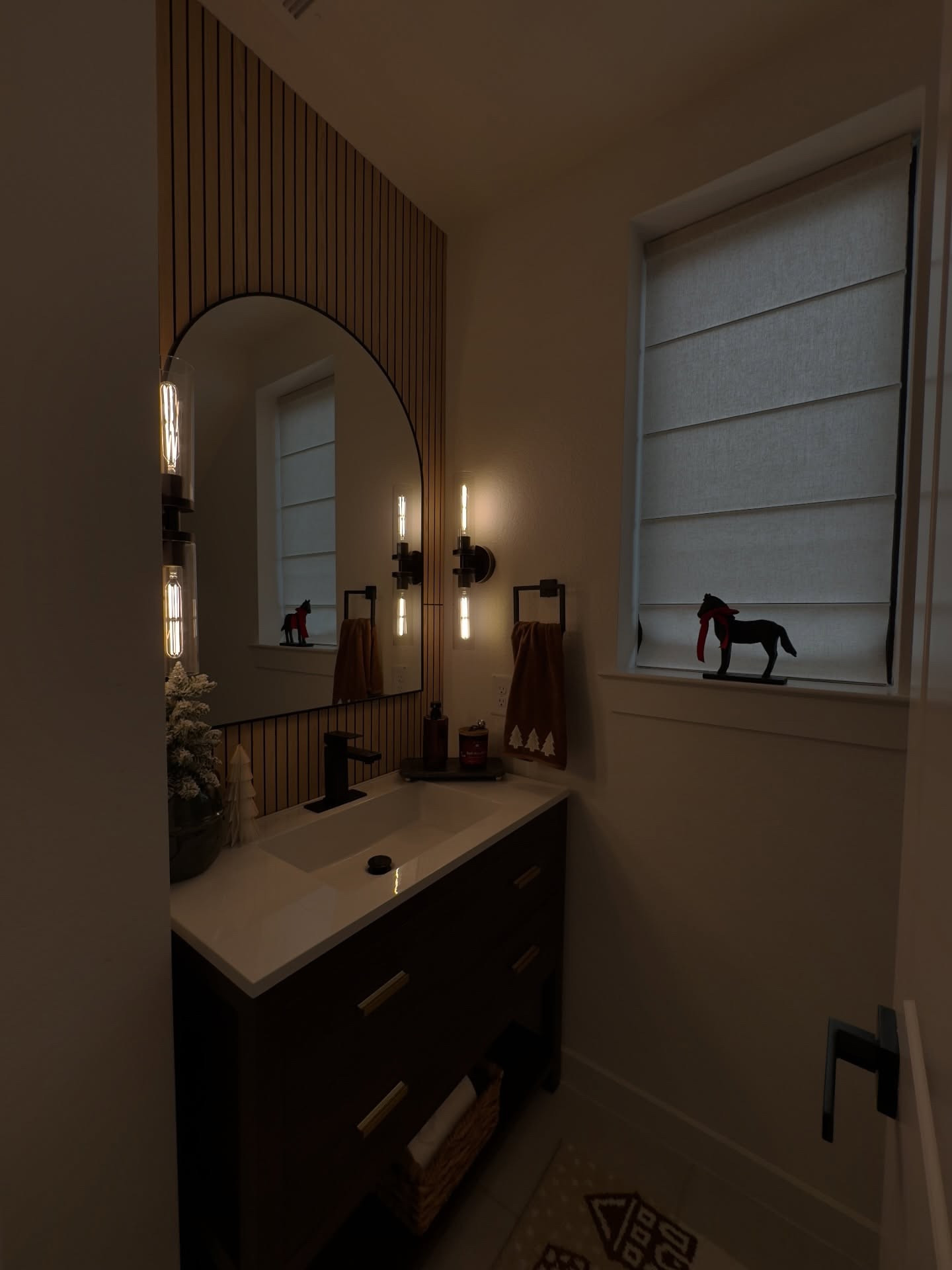 Swipe to see the before ➡️😱

Feliz miércoles amigas !❤️


Our half bath got a little makeover and I’m obsessed! 😍
It’s not complete yet, but I’m loving where it’s at so far, small changes really can make the biggest difference! And it deserved some still photos !! 

Like and Save for inspo ❤️

Follow @ourcozy_casa for more diys and affordable inspo. 

#beforeandafter #bathroom #ａｅｓｔｈｅｔｉｃ #bathroominspiration #bathroomgoals

#LTKHome #LTKSeasonal #LTKHoliday