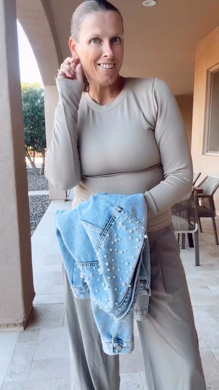 Casual elevates look

Weekend outfit, style over 40, casual outfit, monochromatic outfit, lululemon outfit, amazon denim jacket, palazzo pants, simple outfit


#LTKSeasonal #LTKootd #LTKOver40