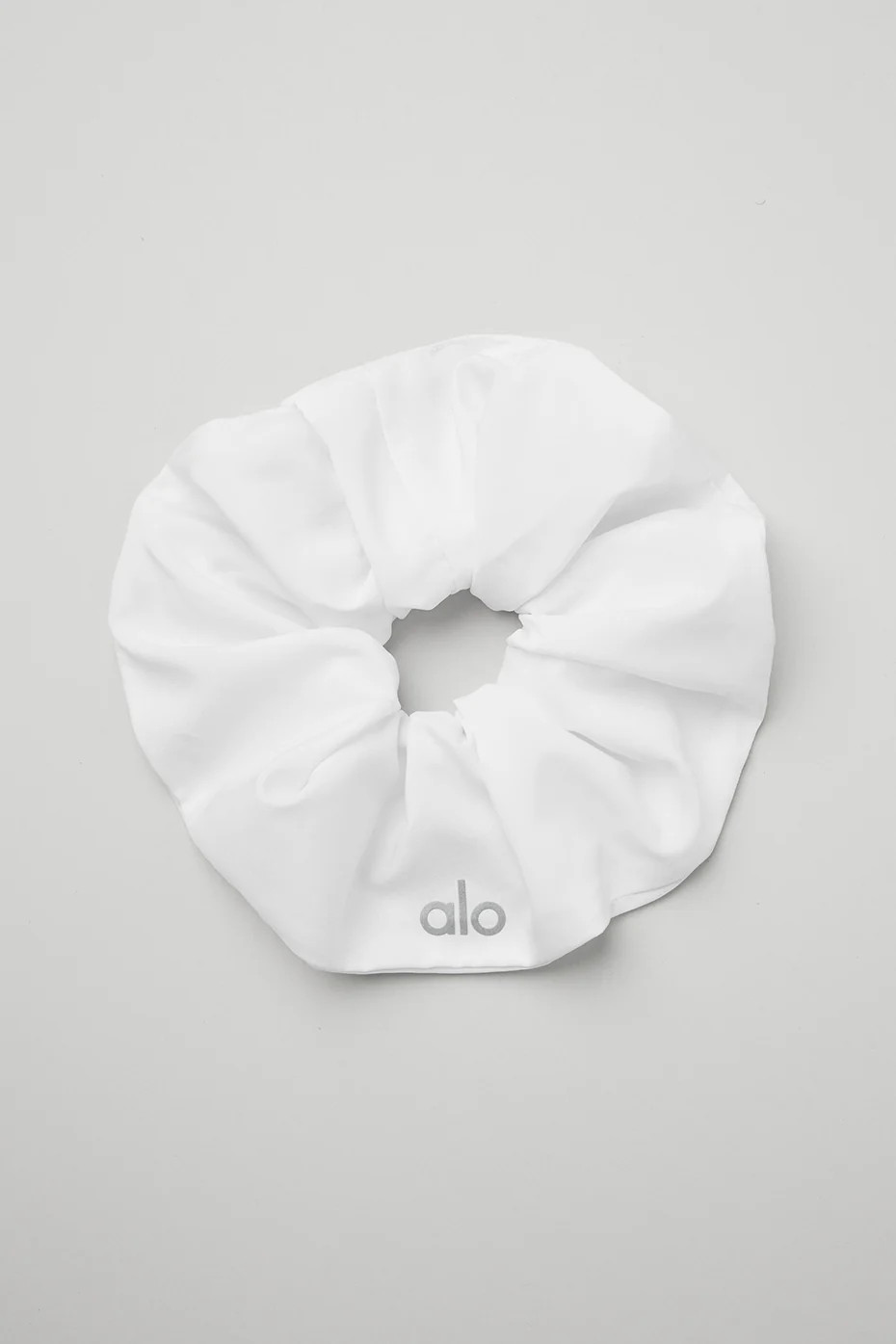Oversized Scrunchie in White | Alo YogaÅ½ | Alo Yoga (US)