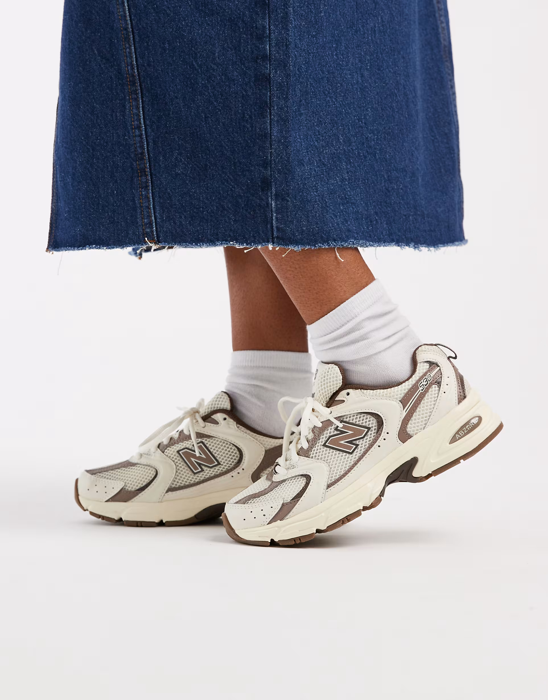 New Balance - 530 - Sneakers in gebroken wit en beige, exclusief bij ASOS | ASOS (Global)