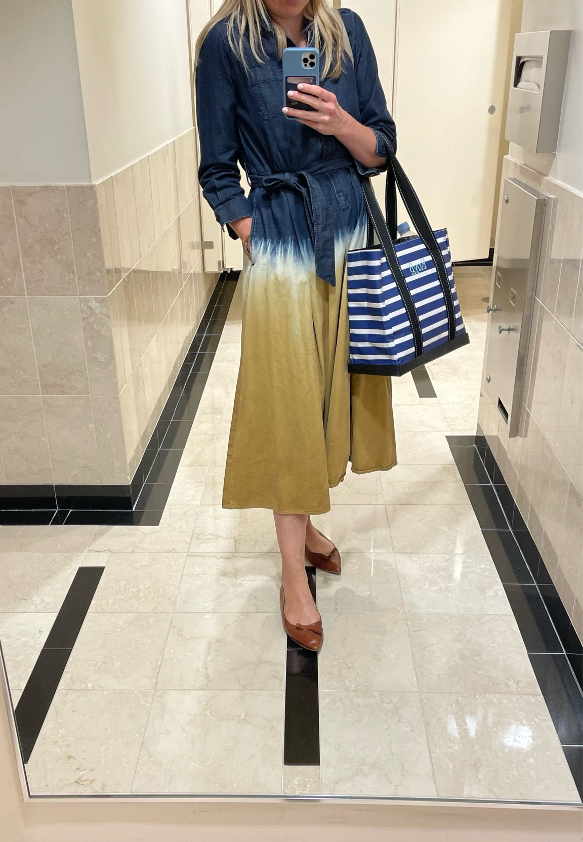 Love a good transitional outfit. A denim dress or skirt paired with brown flats are one of my favorite looks. Linked my exact #sarahflint flats. Dress is old #weekendmaxmara bought at #tuckernuck but linked similar.  #inmyflints #tuckernuck #tuckernucking #findthefun #fallstyle #auguststyle #businesscasual #scoutbags 

#LTKSeasonal