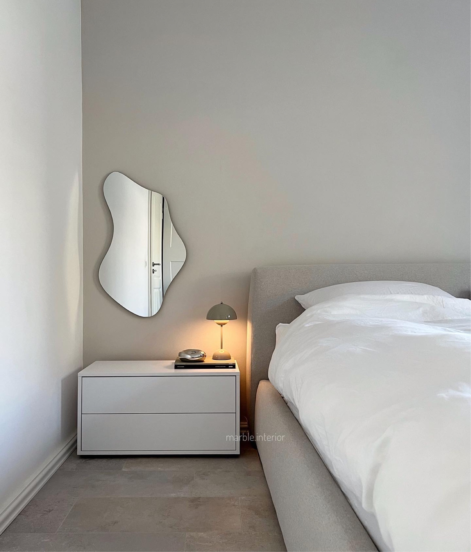 Schlafzimmer Bett Nachttisch Kommode Sideboard Spiegel organisch asymmetrisch Tischlampe dekoidee Dekoration interior Design Schlafzimmerdeko interiorinspo polsterbett 

#LTKstyletip #LTKhome #LTKeurope