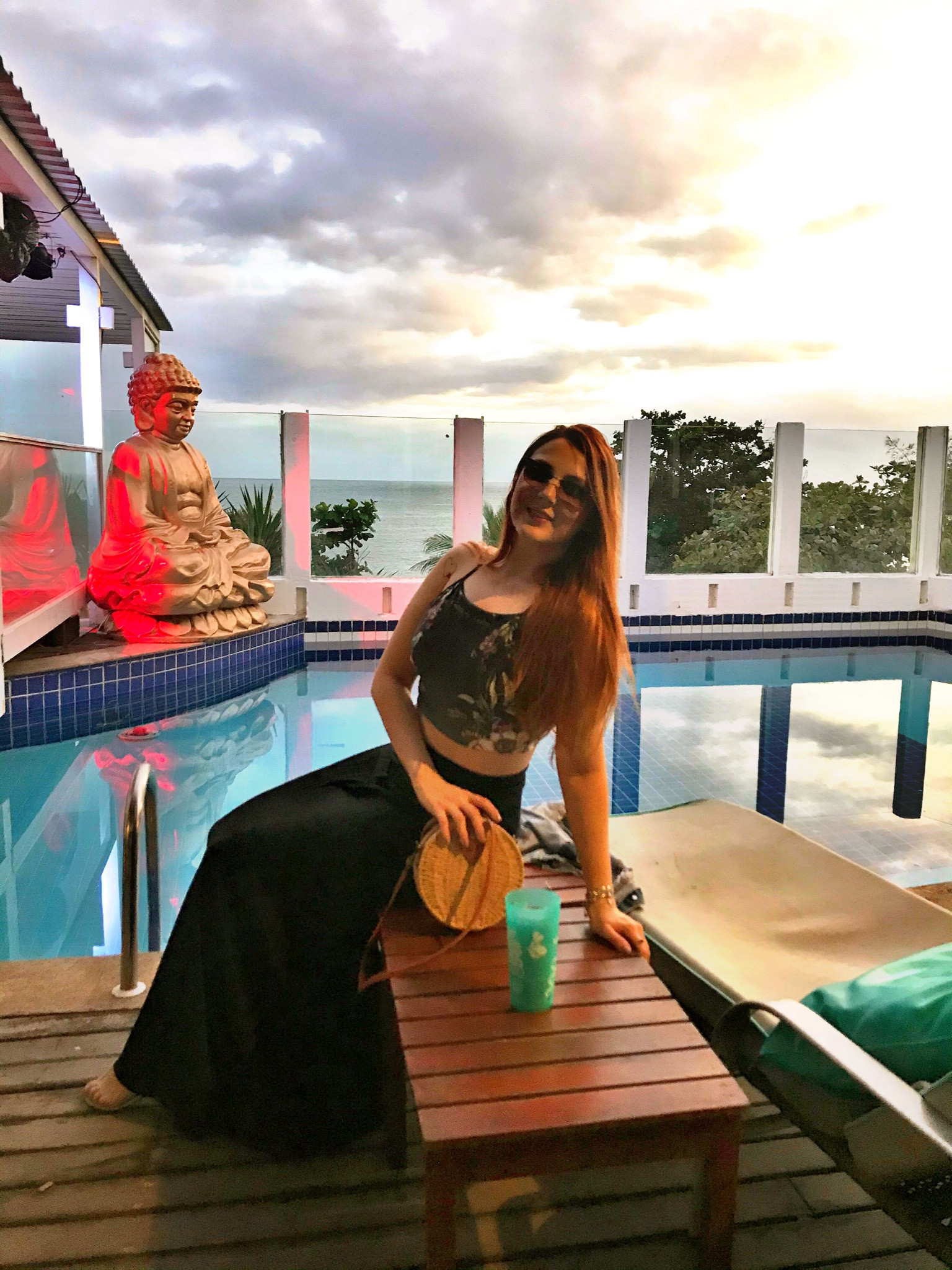 Saia plissada e bolsa de palha crossbody fazem um look praia bem vestida 

#LTKstyletip #LTKbrasil