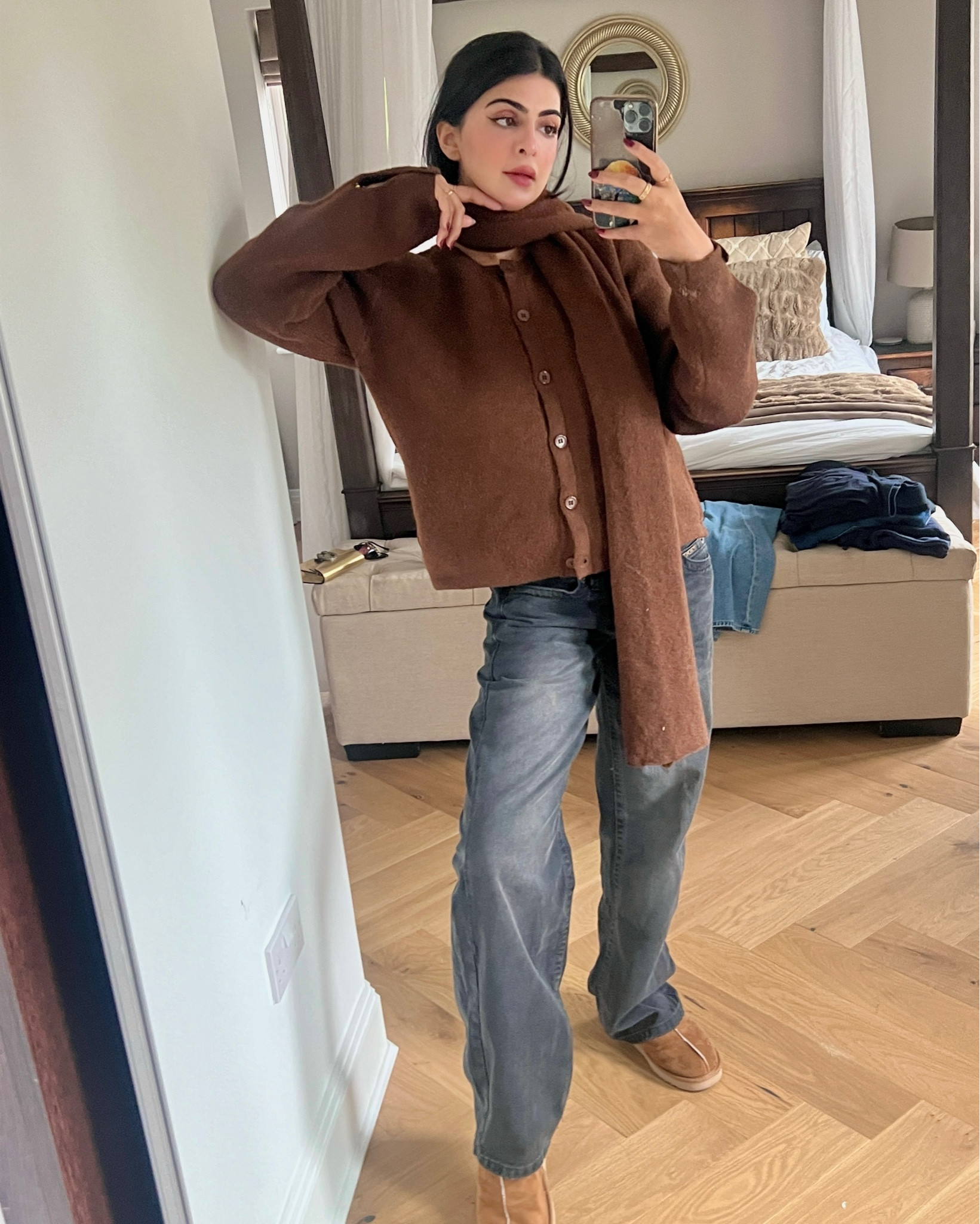 literally my fave jeans in the whole world atm - low waisted jeans of dreamssss, the crotch is so short that these are so flattering - that combined with the light grey in the middle and the darker grey on the sides makes your legs look sooo long. Been wearing these on repeatttttt 

#LTKmodest #LTKautumn