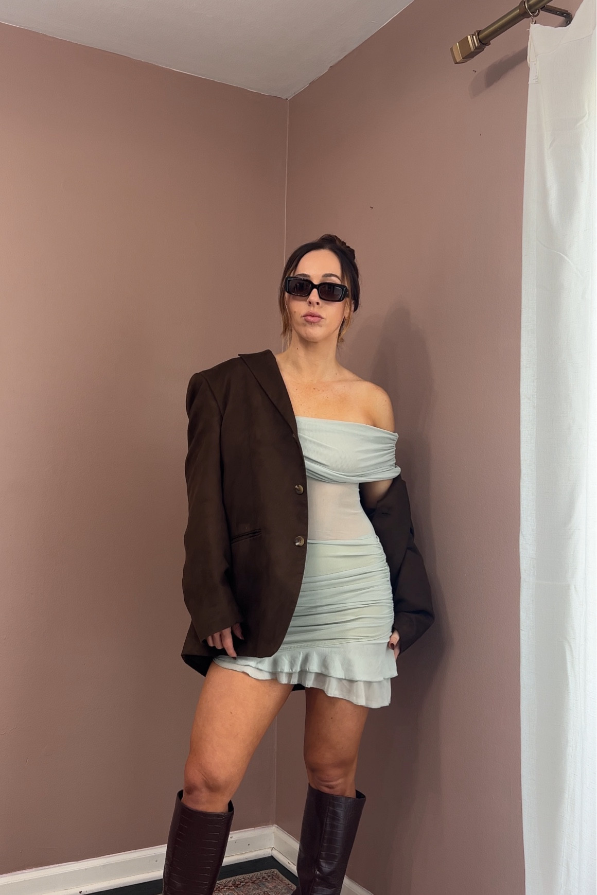 I feel obligated to say that while this dress is so cute.. if you raise your arms you’ll be flashing people LOL 