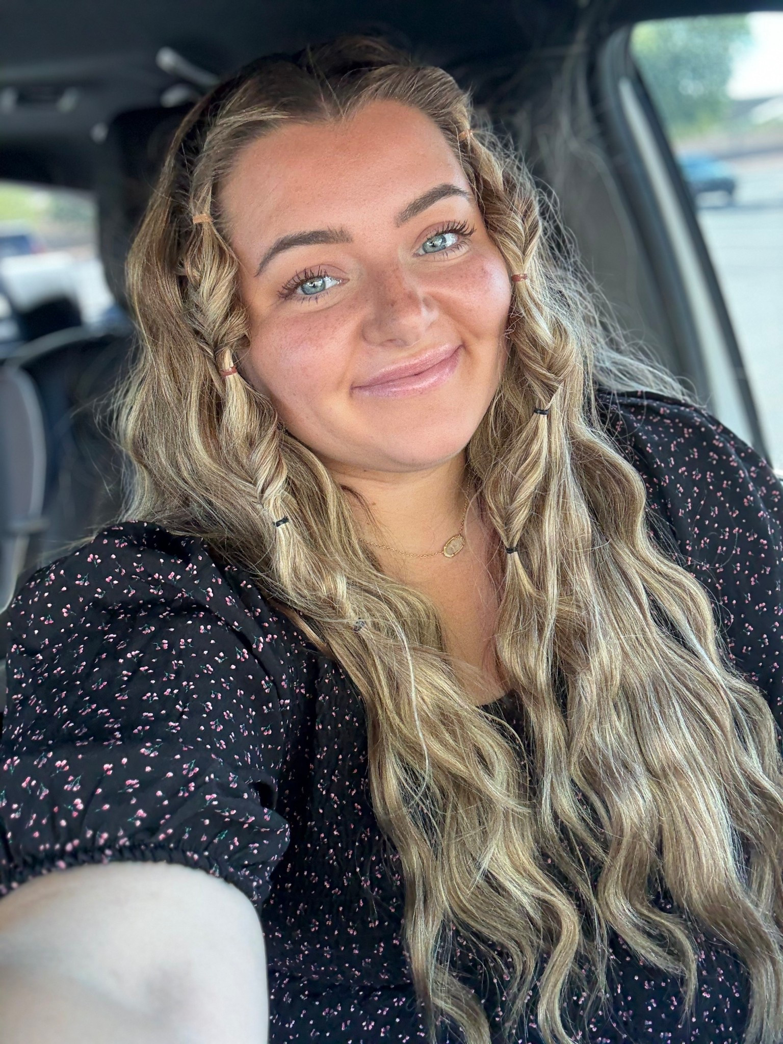 Everyday makeup & hair must haves! 

#amazon #makeup #ad, #founditonAmazon #amazon @amazon @Shop.LTK #liketkit 