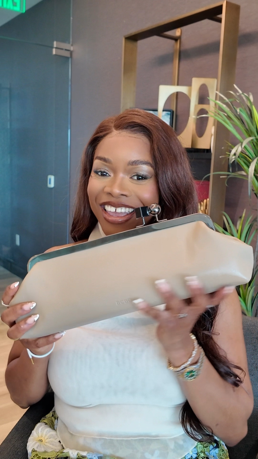 Here is a closer look at the East West bag from BCBG. 

Comment link for DM 

#BCBG #EASTWESTBAGBCBG #Nordstormrack #BagReview 

#LTKmomlife #LTKdayinmylife #LTKgrwm