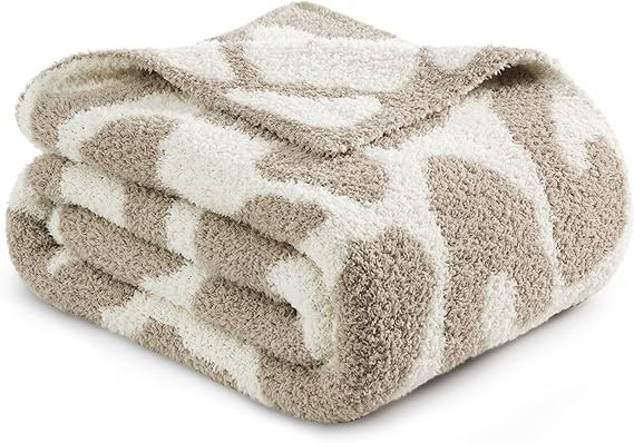 Bedsure Soft Leopard Throw Blanket Knit Warm Blanket for Couch Lightweight Fluffy Blanket for Bed... | Amazon (US)
