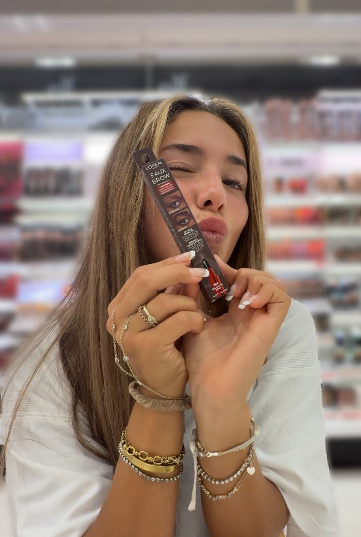 #Ad #LOrealParisPartner You don’t need a ton of products for good brows, just the right one. Here’s how I use the Faux Brown Pen from @lorealparisusa for a natural look that lasts. 
@target #TargetPartner #LOrealParisMakeup #LOrealFauxBrow #Target @targetstyle 