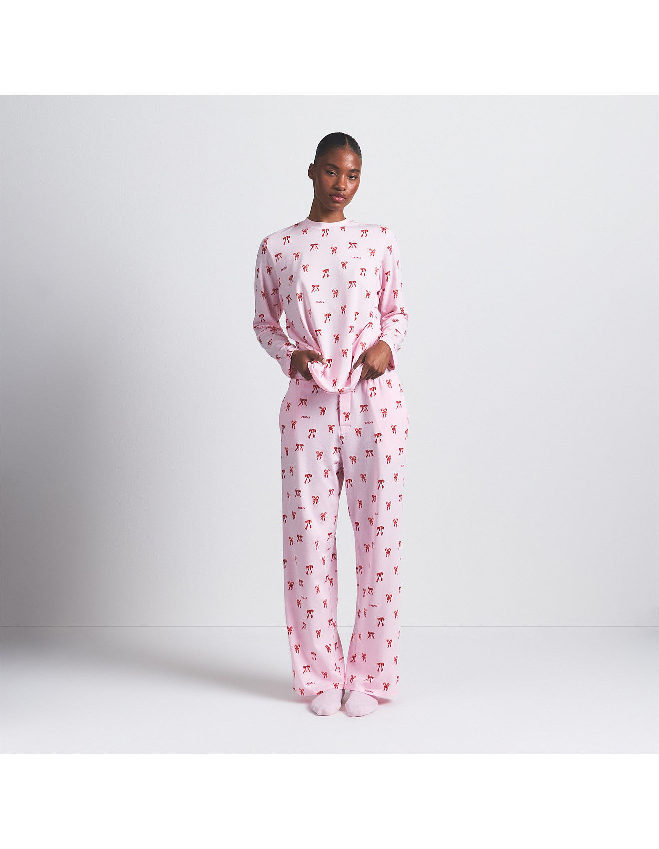 SKIMS

BOYFRIEND LONG SLEEVE AND PANT SETPrice $259.00$259.00BONUS GIFTView Terms | David Jones (Australia & New Zealand)