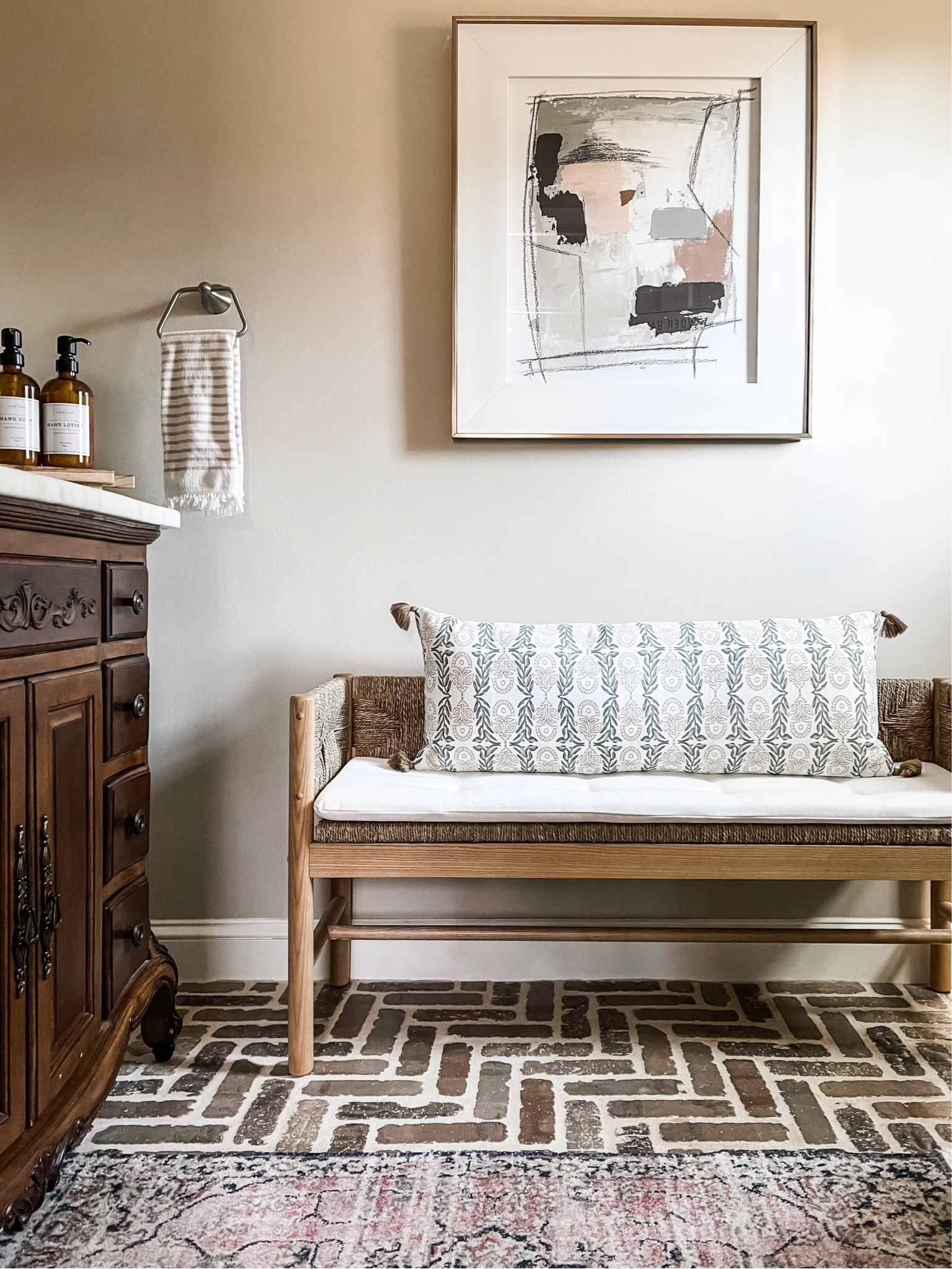 Spring pillow

#lumbarpillow #studiomcgee #target #wallart #framedart
#wovenbench

#LTKhome #LTKunder50 #LTKSeasonal