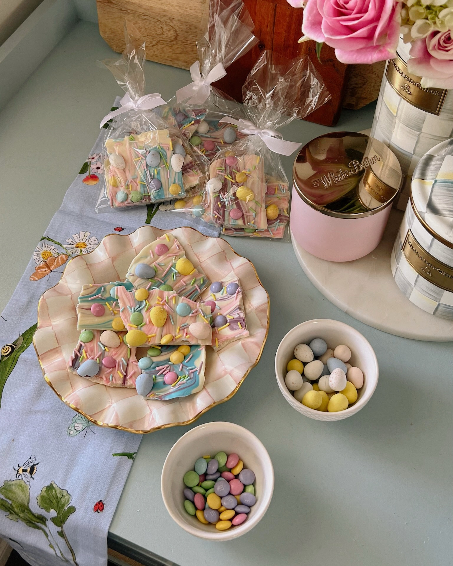 Easy Easter candy bark

Easter chocolate bark, Easter bark, spring candy bark, spring bark, spring chocolate bark, Easter recipes, Easter sweets, Easter candy, Easter chocolate, pastel chocolate, pastel candy, Easter gift ideas, easy Easter, easy recipes, easy sweets, chocolate bark, bunny bark

#LTKFamily #LTKHome #LTKSeasonal