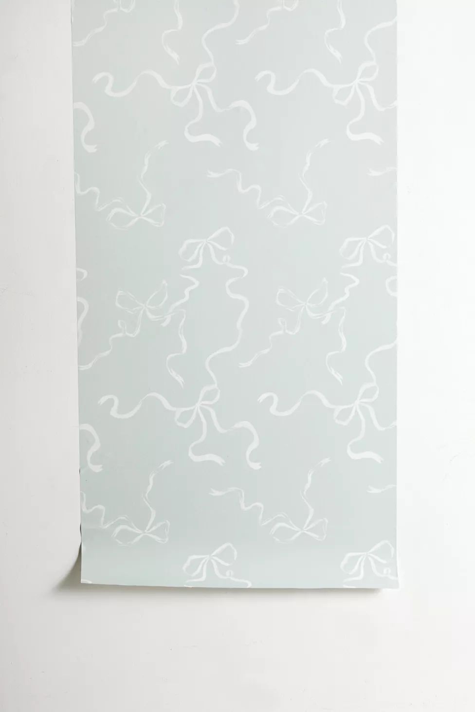 UO Home Painted Bows Green Removable Wallpaper | Urban Outfitters (US and RoW)