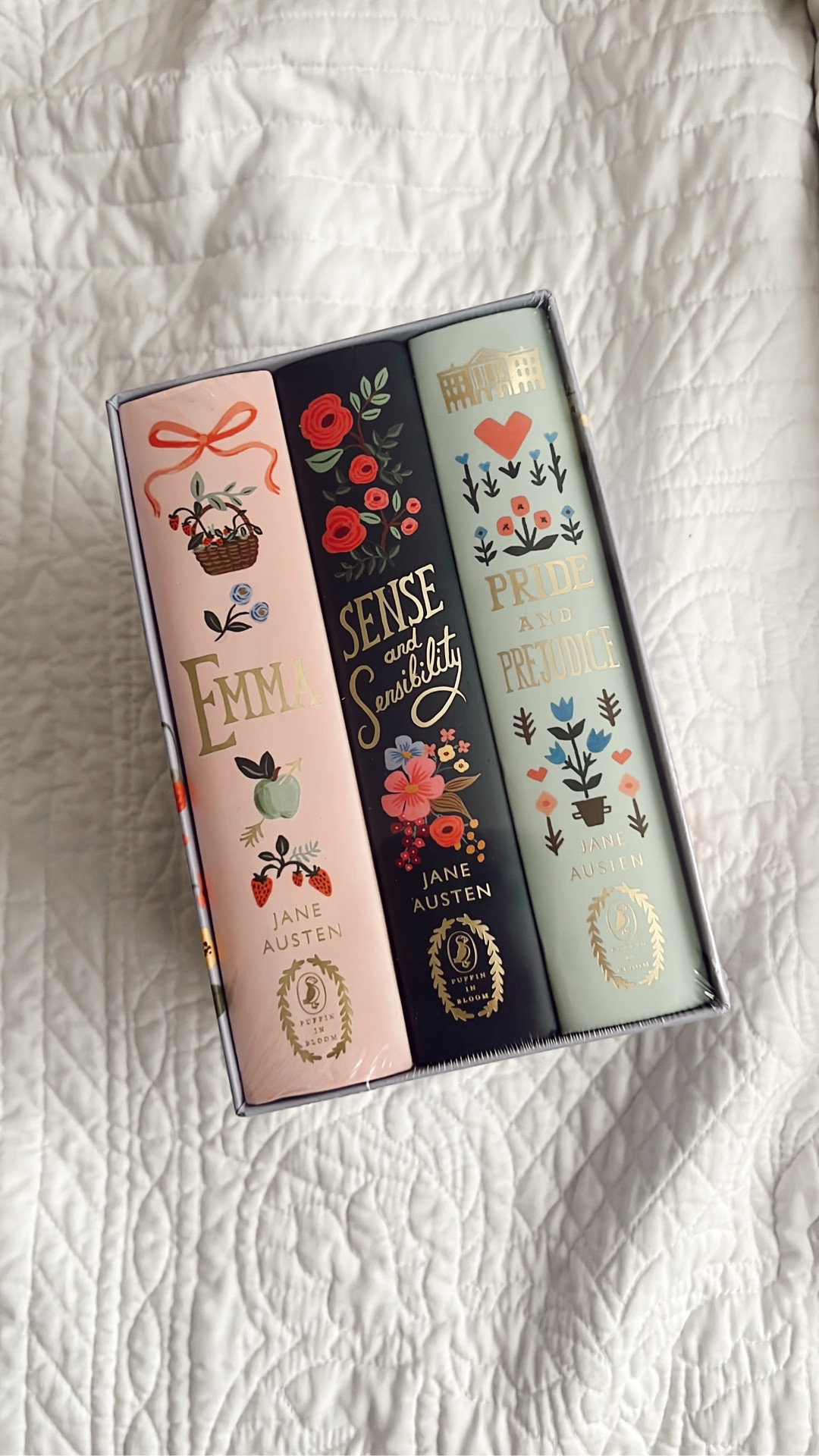 Beautiful new spring reads🌷🫖📖

#LTKHome #LTKdayinmylife #LTKstorytime