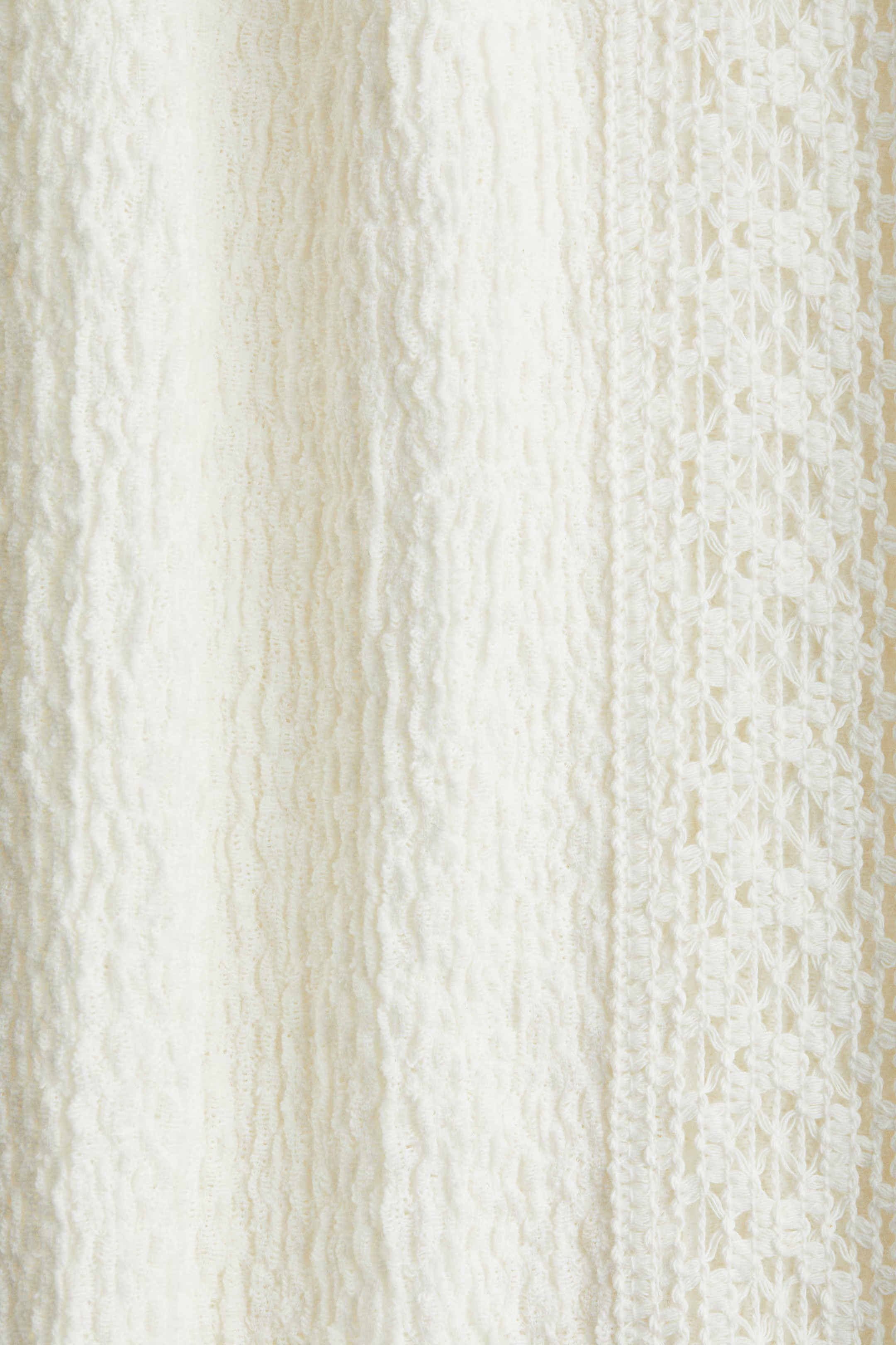 Textured pull-on trousers | H&M (UK, MY, IN, SG, PH, TW, HK)