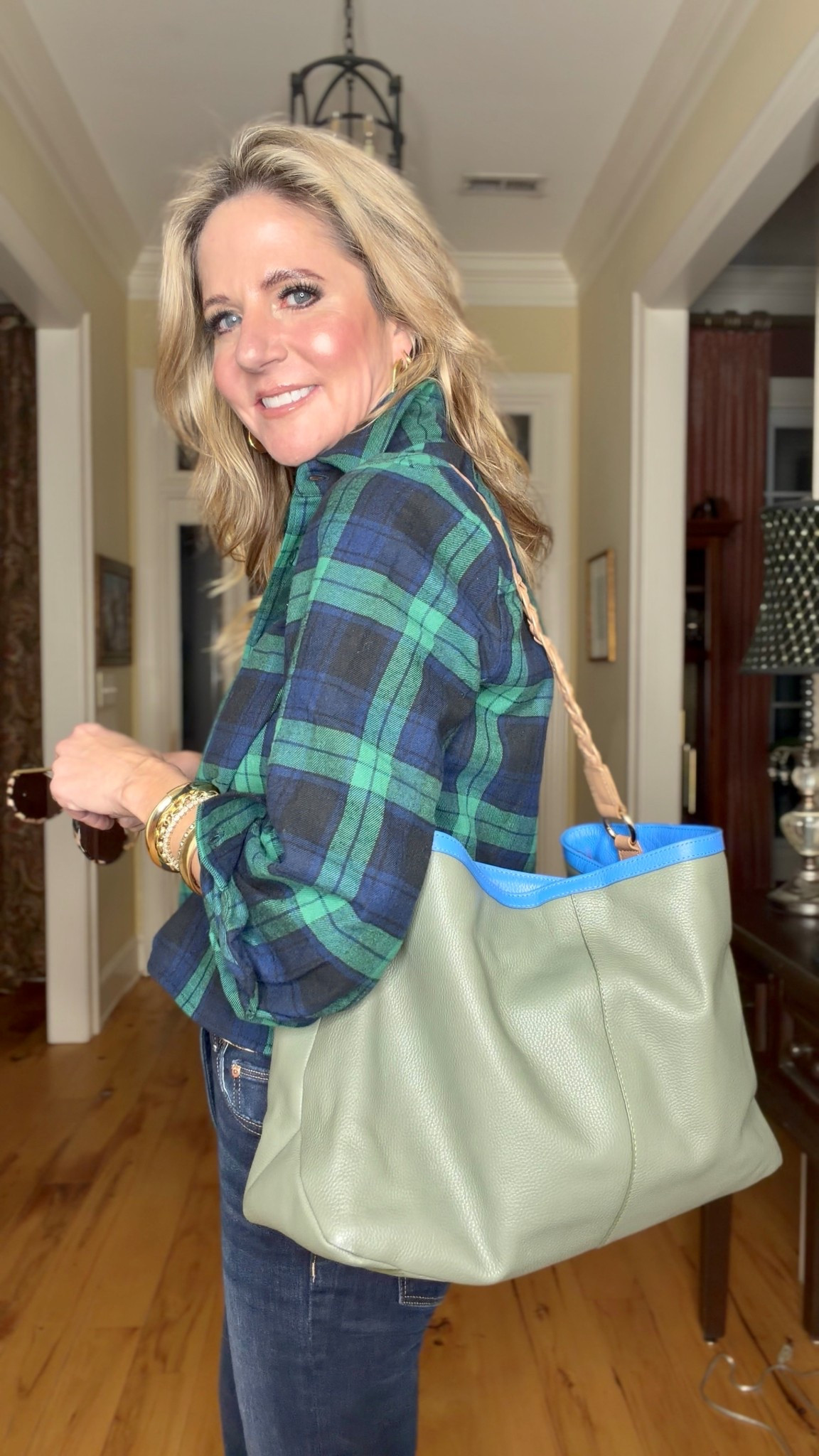 Get this ADORABLE tote bag before Christmas with FREE expedited shipping!

#LTKOver40 #LTKHoliday #LTKGiftGuide