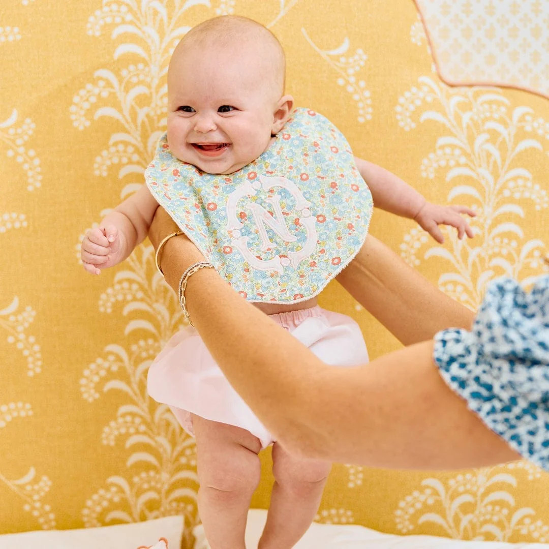 Scallop Bib | Weezie Towels | Weezie Towels