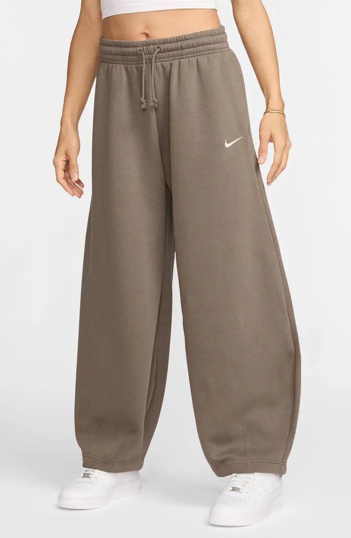 Sportswear Phoenix Oversize Tapered Fleece Sweatpants | Nordstrom