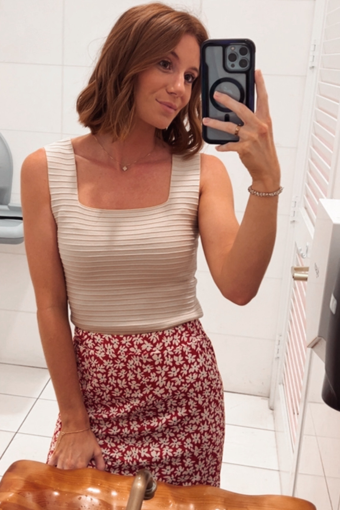 Classy too and skirt with a slit

#LTKFallSale #LTKBeauty #LTKSeasonal