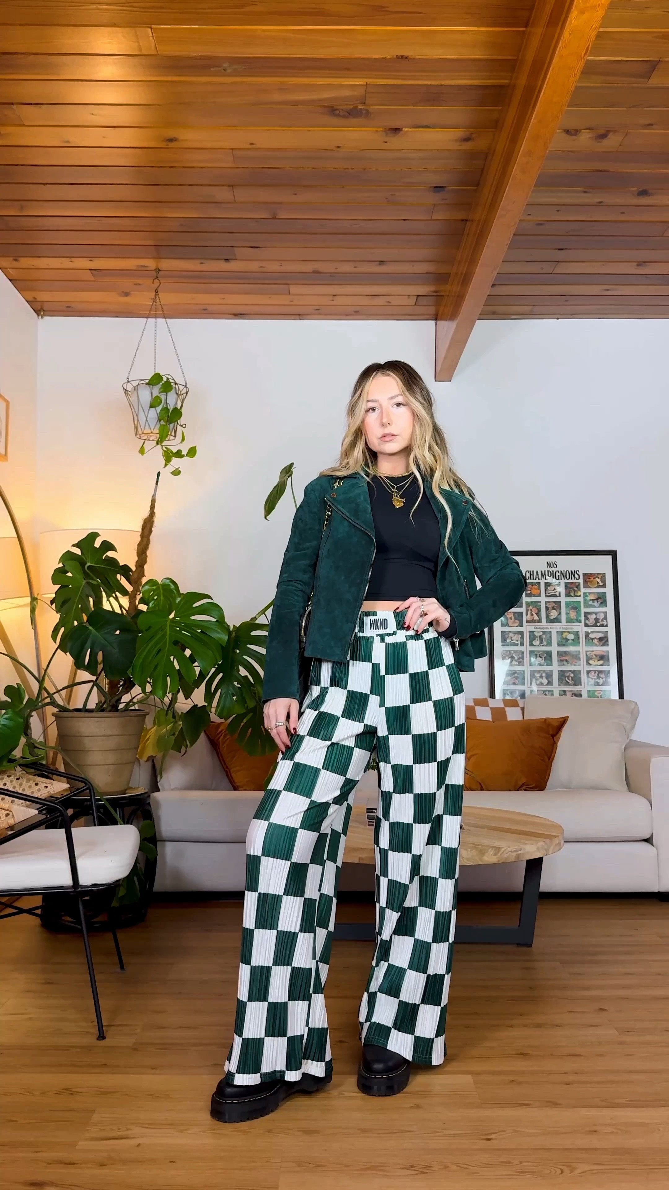 Wearing a size M in the pants - I have a 28” waist and I’m 5’5! Code NICOLEXWKND for $$$ off!

Wearing a size S in both tops!



#LTKHoliday #LTKWatchNow #LTKSeasonal