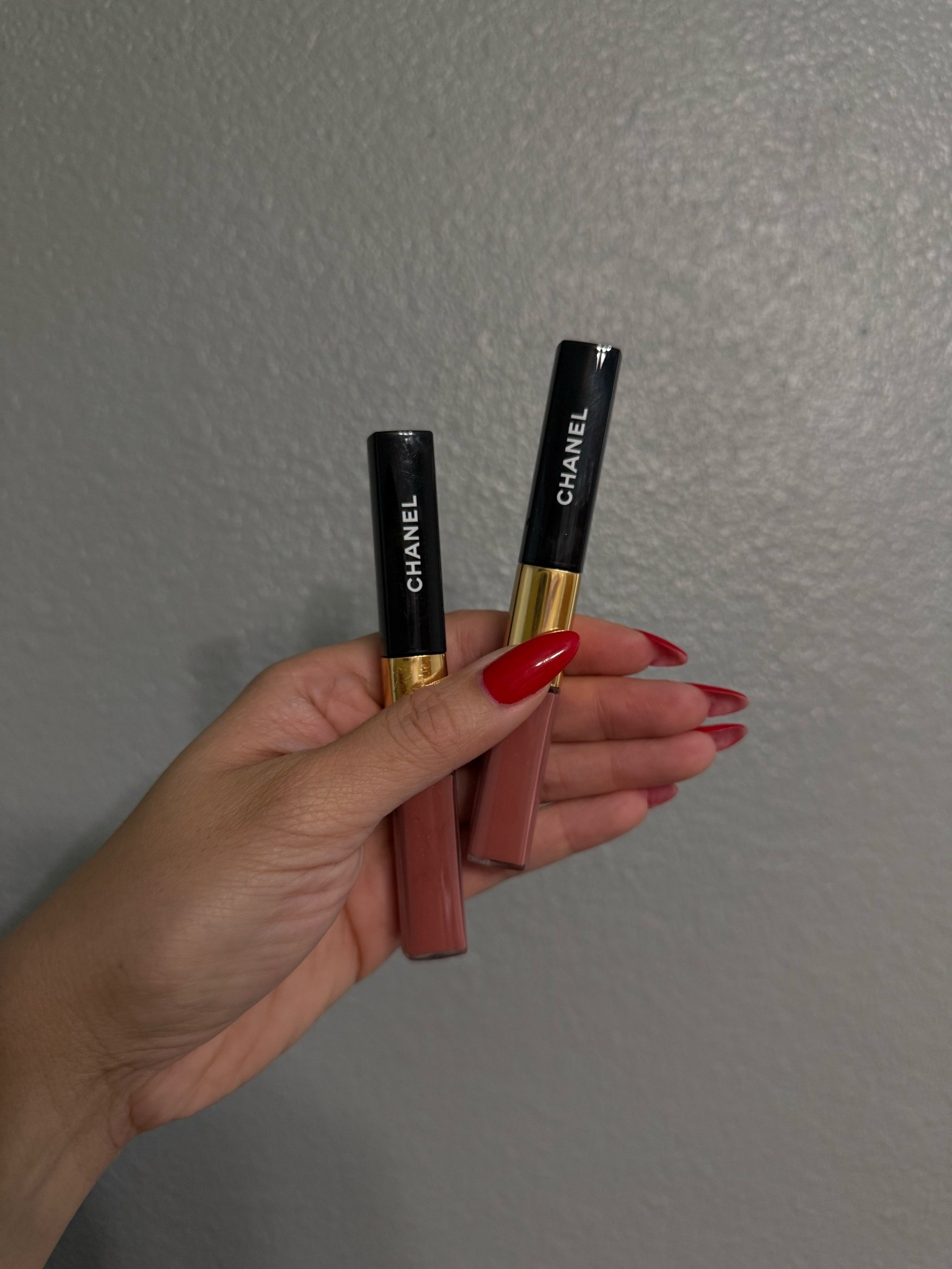 Trust me when I say this long-lasting liquid lipstick stays on through everything!!

After you put on the lipstick side, wait until it’s a bit tacky then put on the gloss side and you’re done!

I use shades Tender Beige and Pink Nude!! Note: they’re very similar — TB has a bit of glitter whereas PN does not.

#LTKgrwm #LTKBeauty