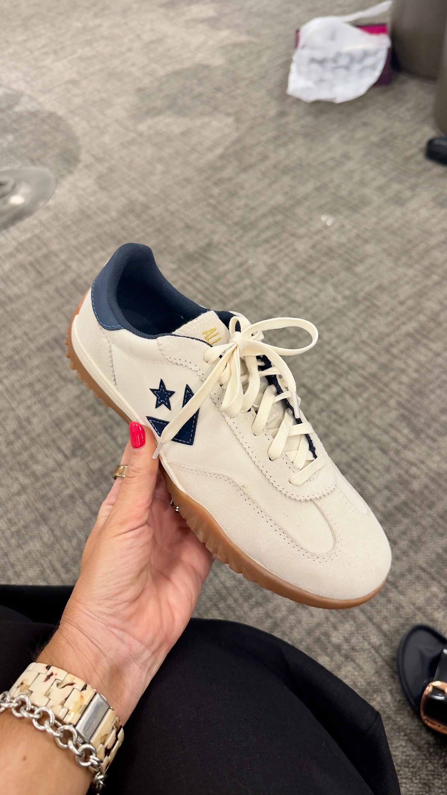 Nordstrom Anniversary sale finds I had to try!

Nordstrom, NSale, Anniversary sale, midsize fashion, women’s shoes, sneakers, women’s sneakers 

#LTKShoeCrush #LTKStyleTip #LTKSaleAlert