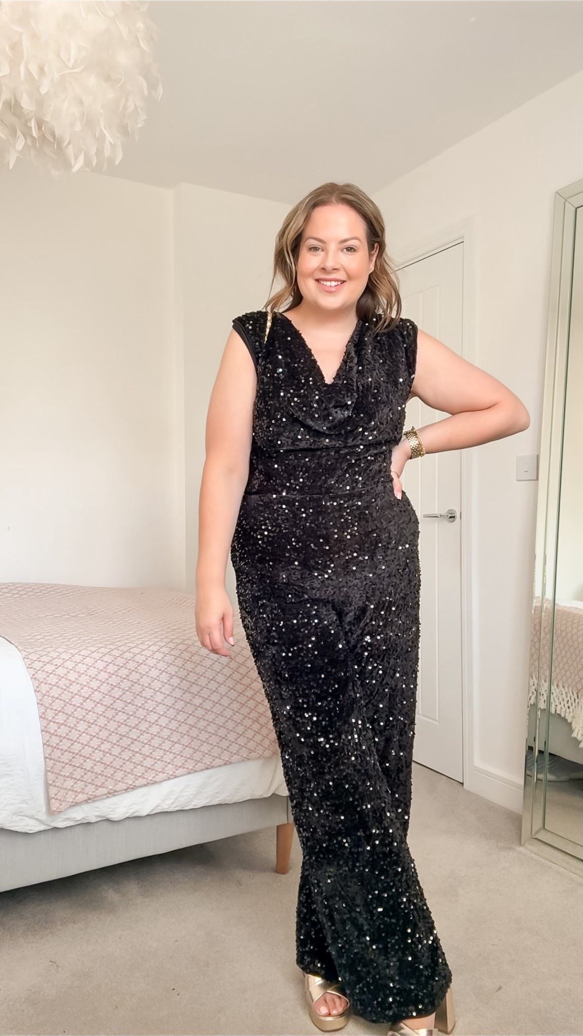 9 days of curvy festive outfits | day 5 

Sequin jumpsuit, Christmas party outfit, party wear, festive outfit, sequin outfit 

#LTKpartywear #LTKfestive #LTKmidsize