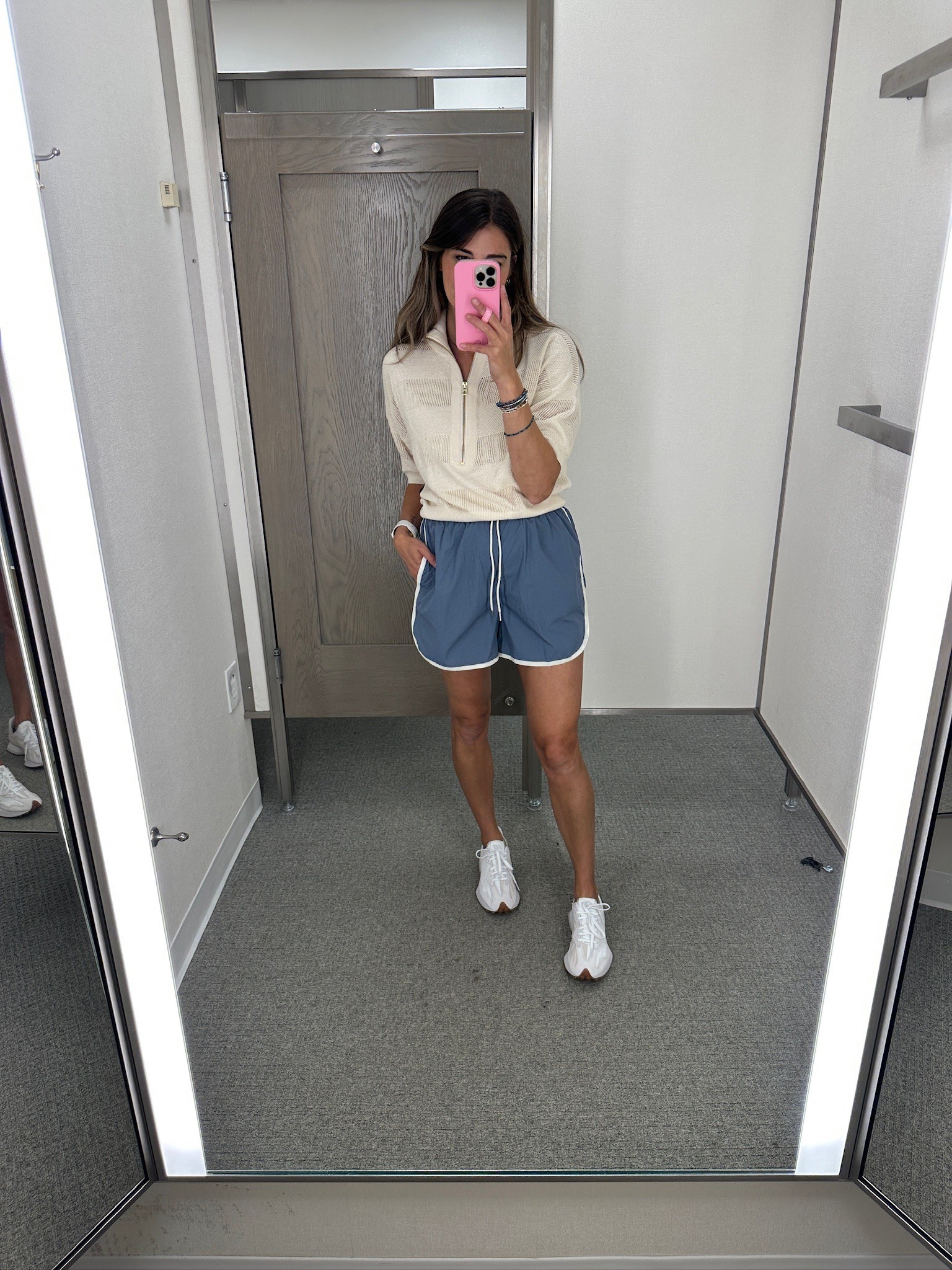 Love these shorts and anytime varley goes on sale it’s a good time! Shop Nsale looks! 