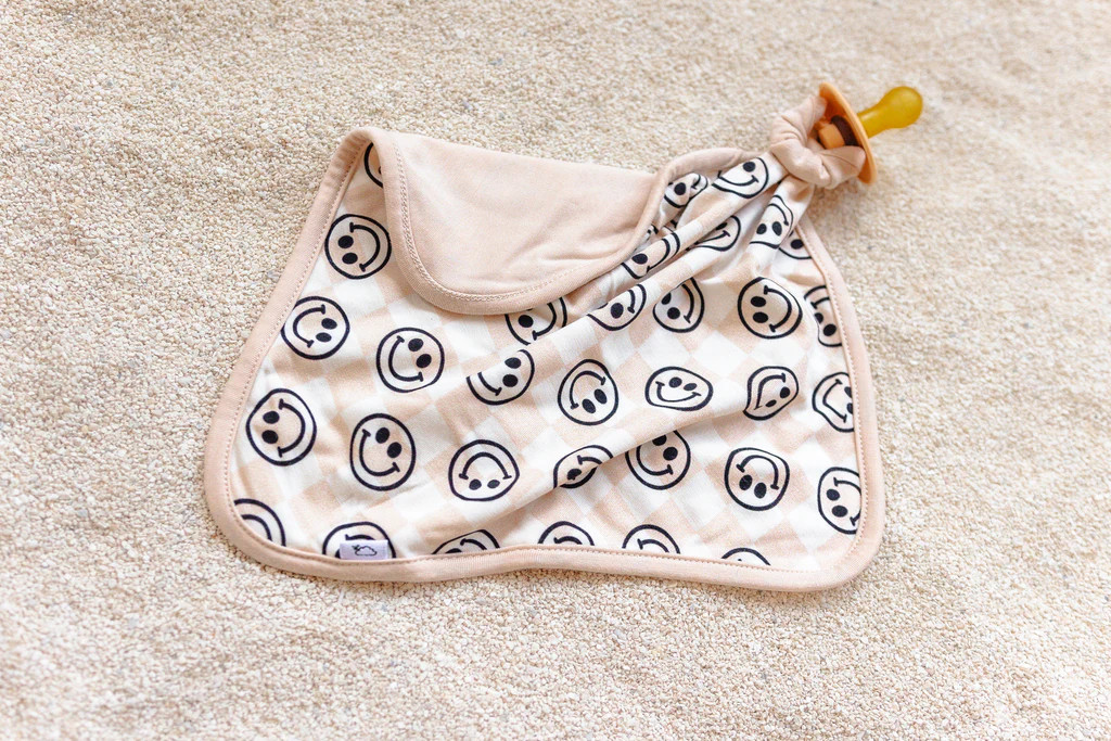 SANDY SMILES CHECKERS DREAM LOVEY | Dream Big Little Co.