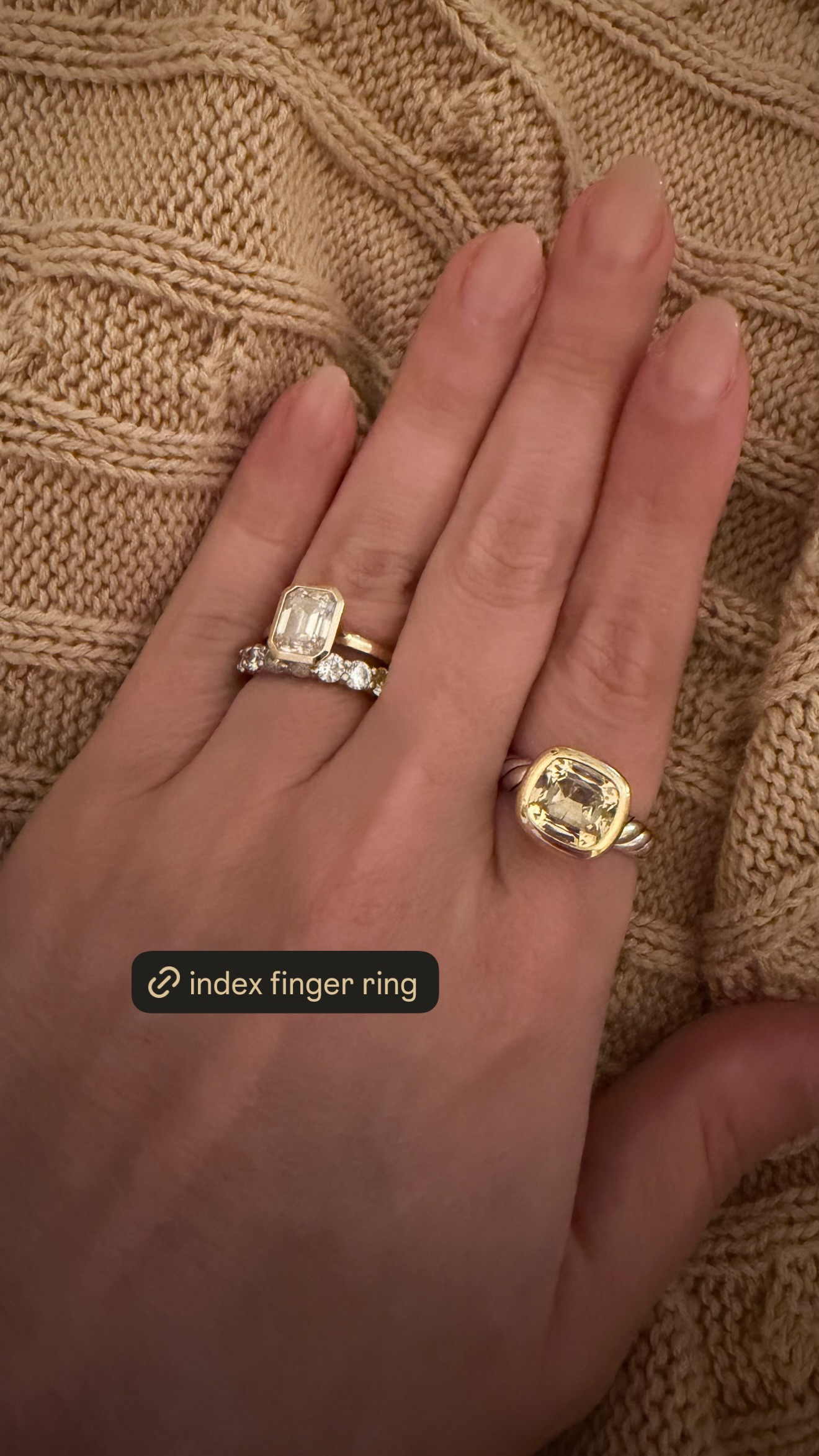 Index finger ring 

 