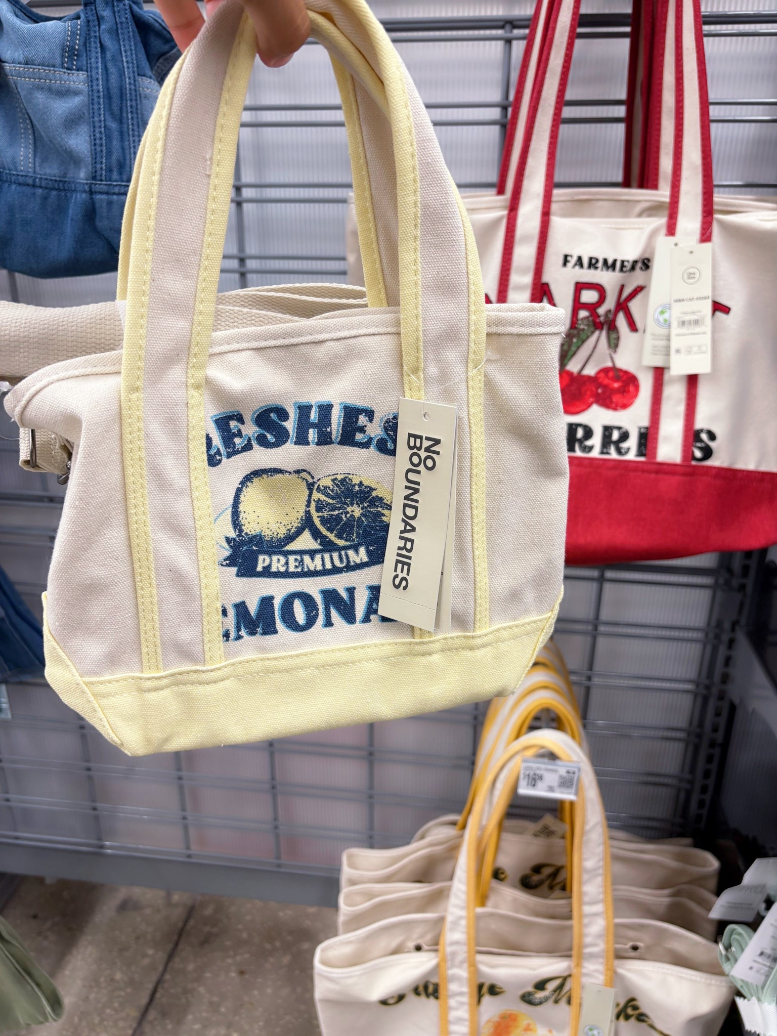 Canvas totes at Walmart 

#mini #canvastote #tote #bag #totebag #walmart #walmartfinds

#LTKItBag #LTKSeasonal #LTKStyleTip