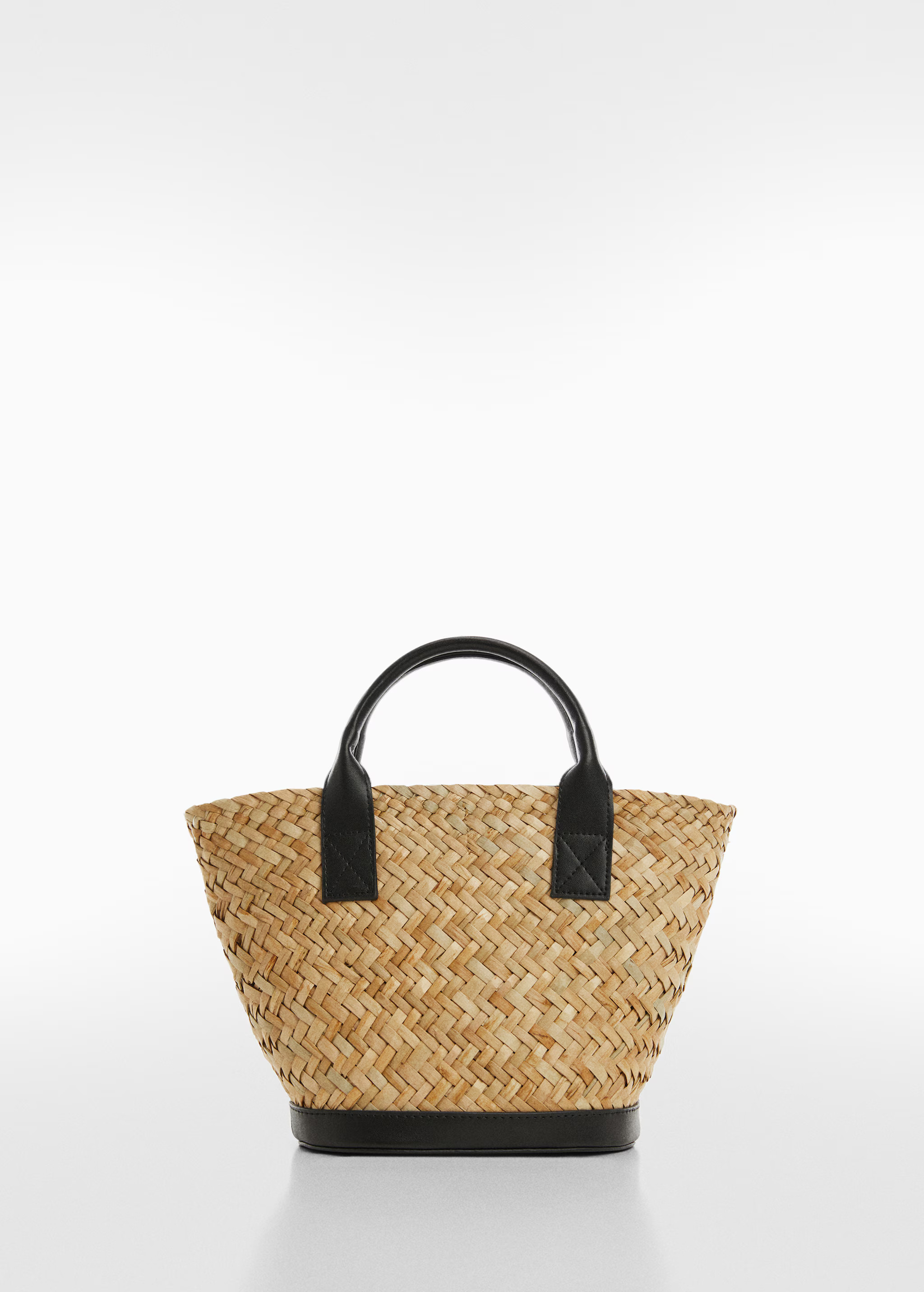 Natural fibre carrycot bag | MANGO (US)