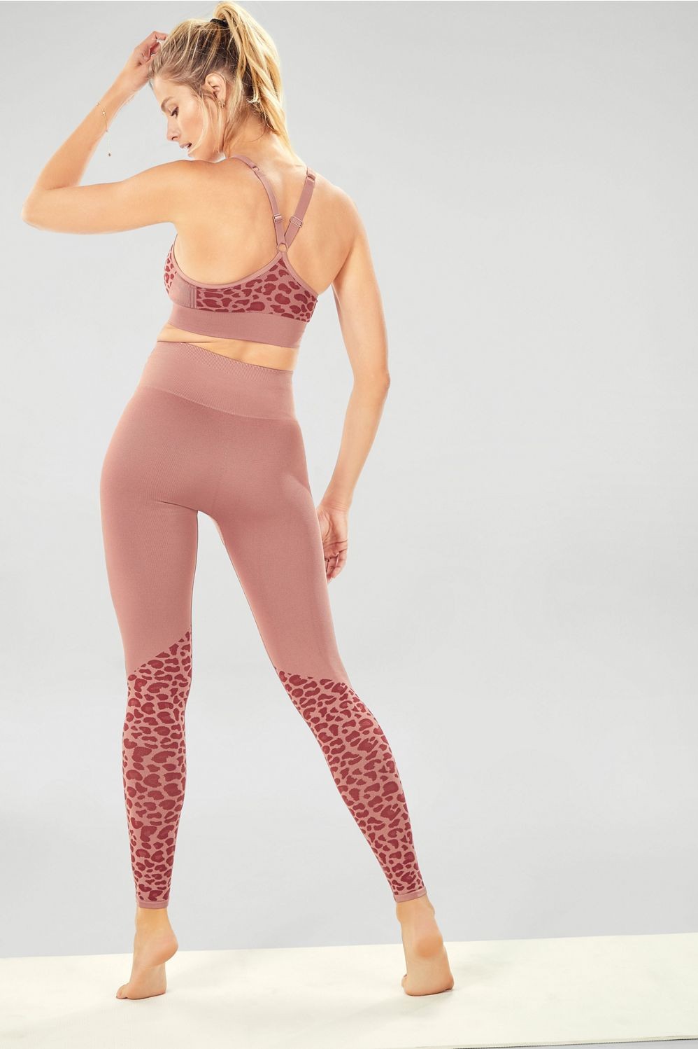 Symmetry | Fabletics