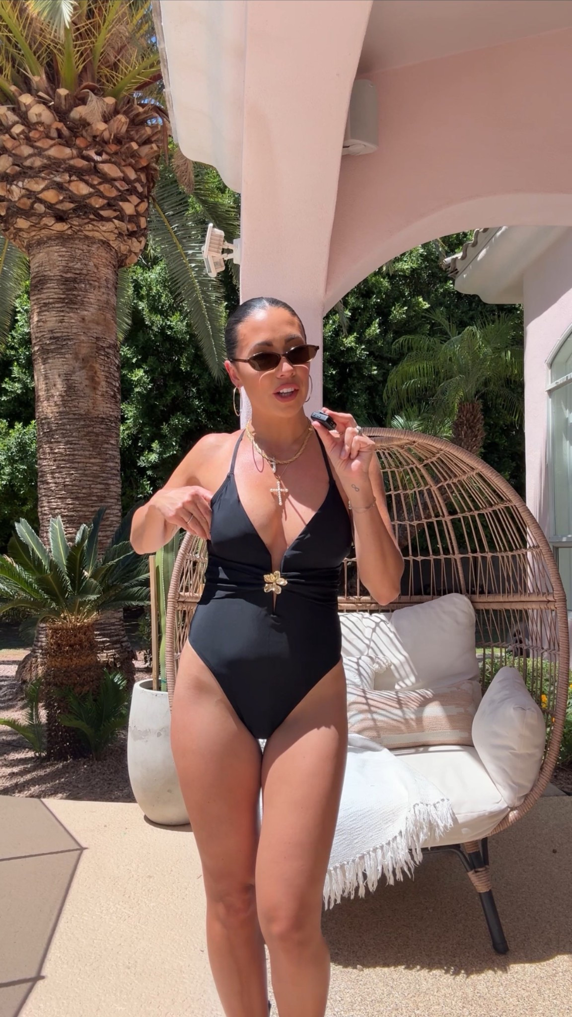 @Cupshe one piece black swimsuit / size small / gorgeous gold detail!

Swim
Travel 



#LTKSwim #LTKTravel #LTKSeasonal