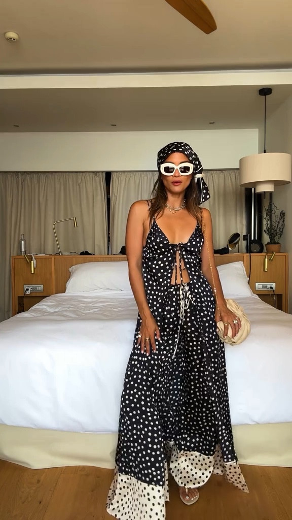 Boat days are the best days🚤 #GRWM #getdressedwithme #vacationoutfits

#LTKSwim #LTKShoeCrush #LTKStyleTip