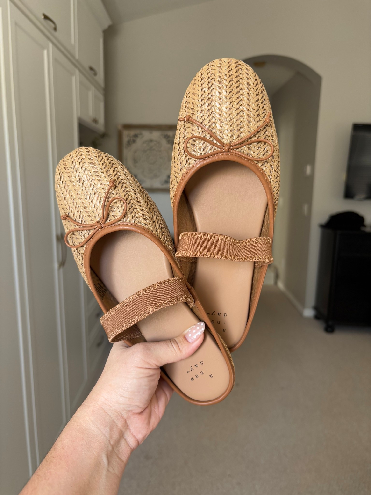 Cute, comfy and easy to slide on and off! Two tone neutral colors are perfect @Target 

#LTKSeasonal #LTKmomlife #LTKootd