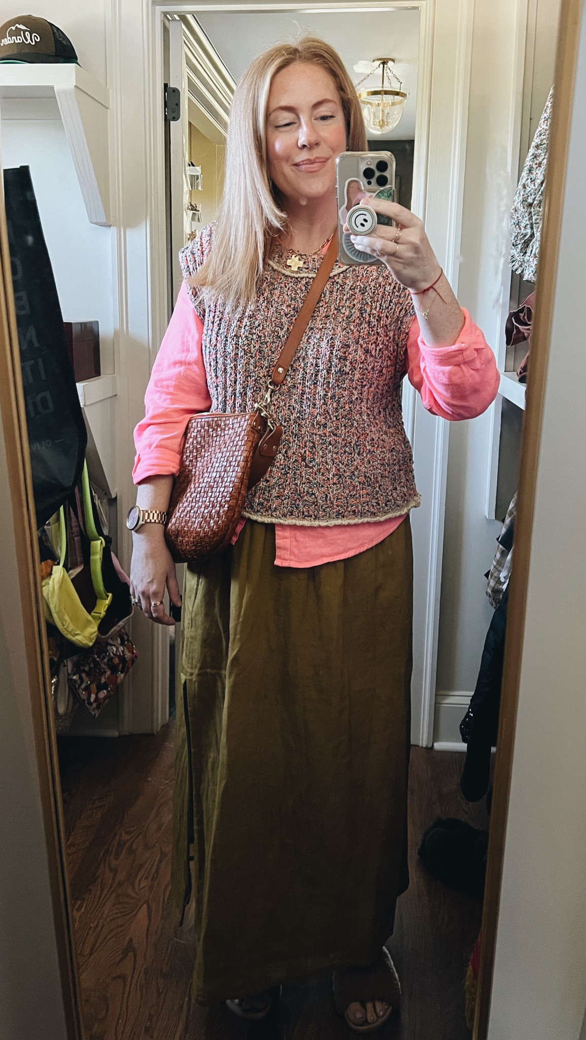 city coffee date ootd free people vest hot pink target button up sundance skirt jenni kayne slides clare v bag

#LTKitbag #LTKfit #LTKFind