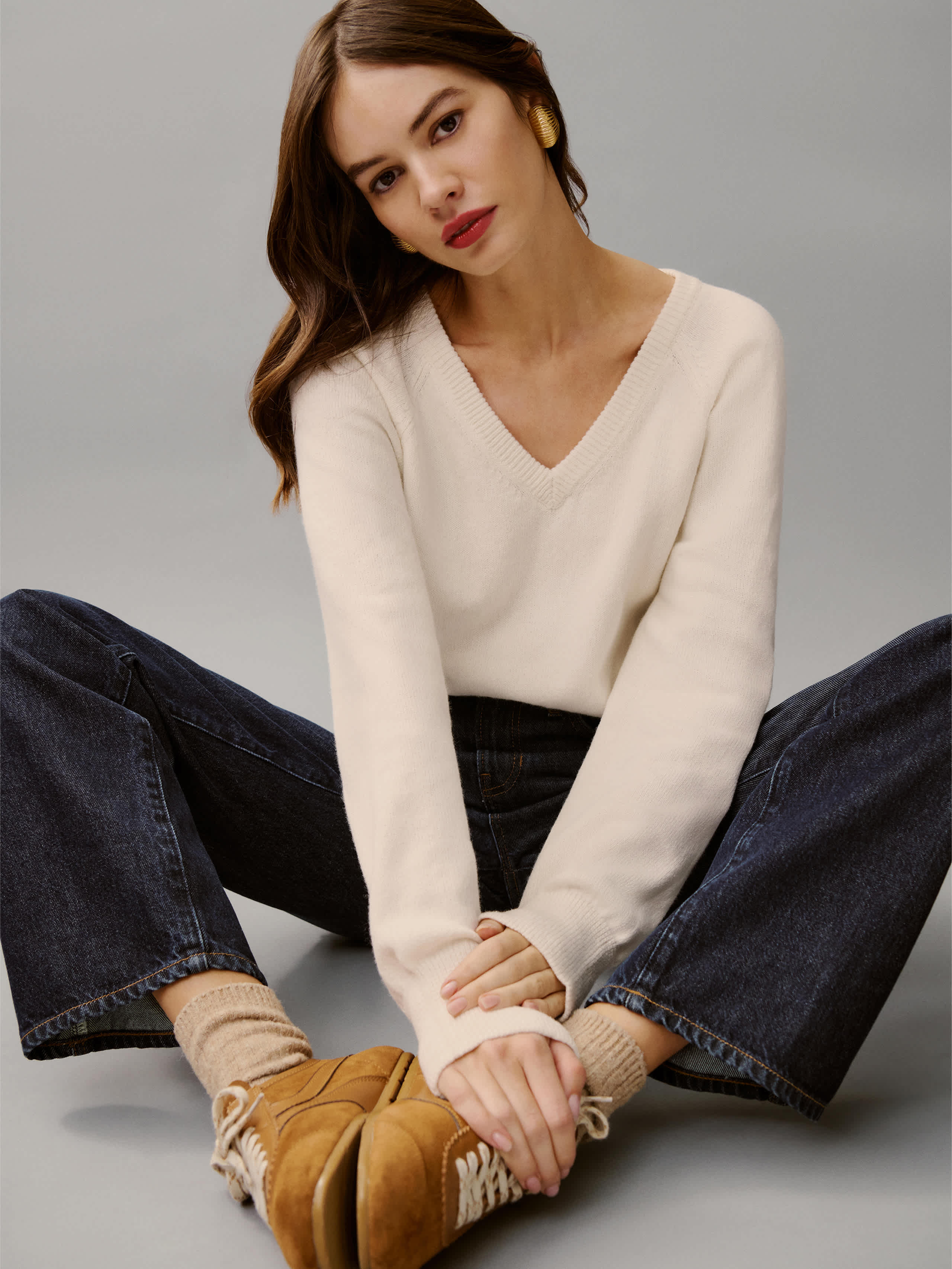 Saylor Cashmere Blend V-neck | Reformation (Global)