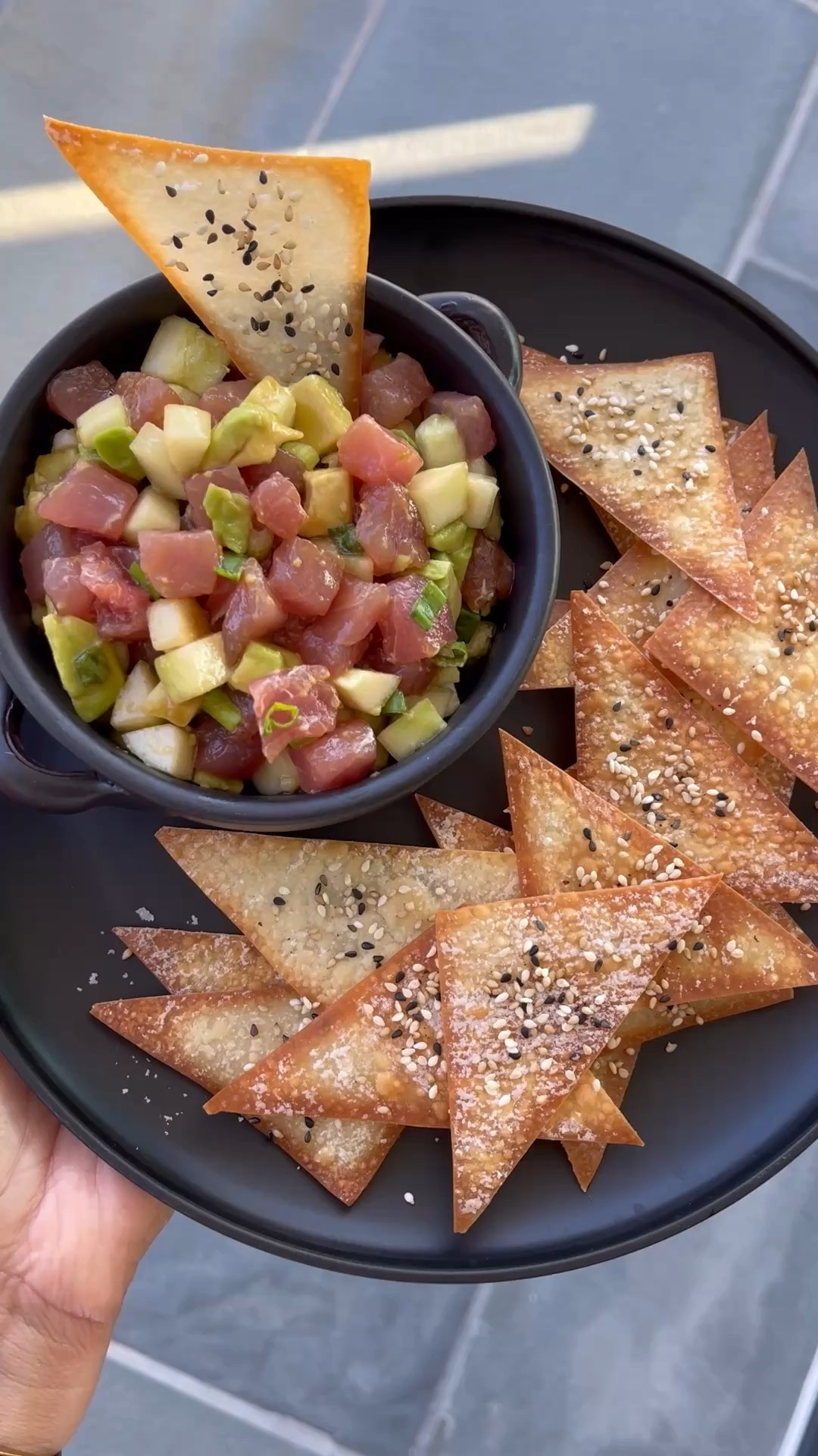 When I make appetizers to bring to a party, I’m always thinking about something light, healthy and with protein. This one’s so easy and one of my favorites in the summer! ☀️😋

Full recipe on skinnytaste! Google “skinnytaste tuna tartare"