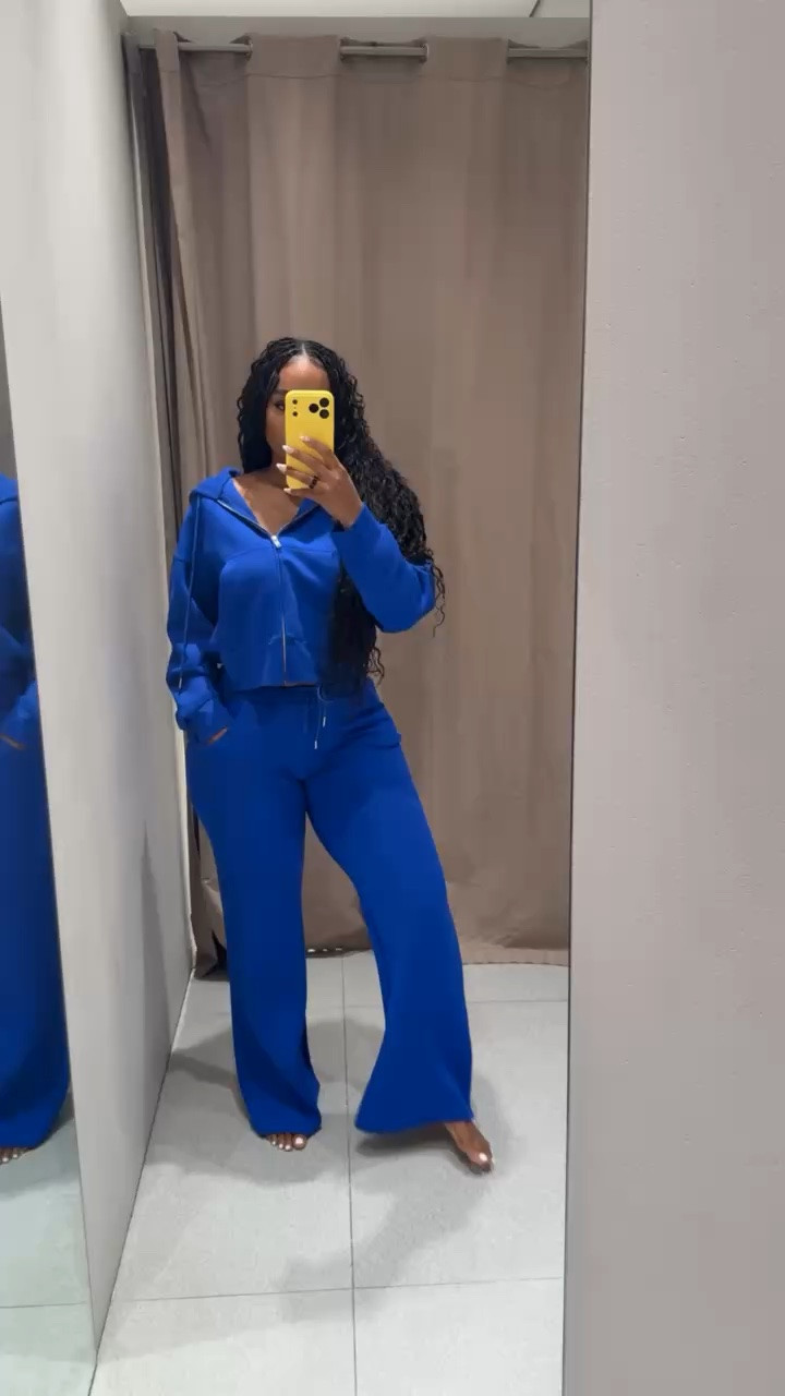 matching sweatsuits are always perfect fall outfits women need! Perfect for errands, rainy days and more!

#LTKootd #LTKMidsize