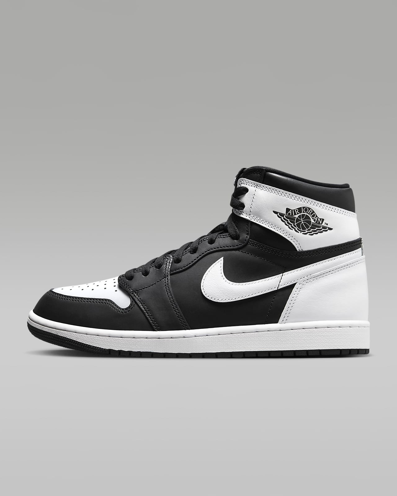 Air Jordan 1 Retro High OG "Black & White" | Nike (US)