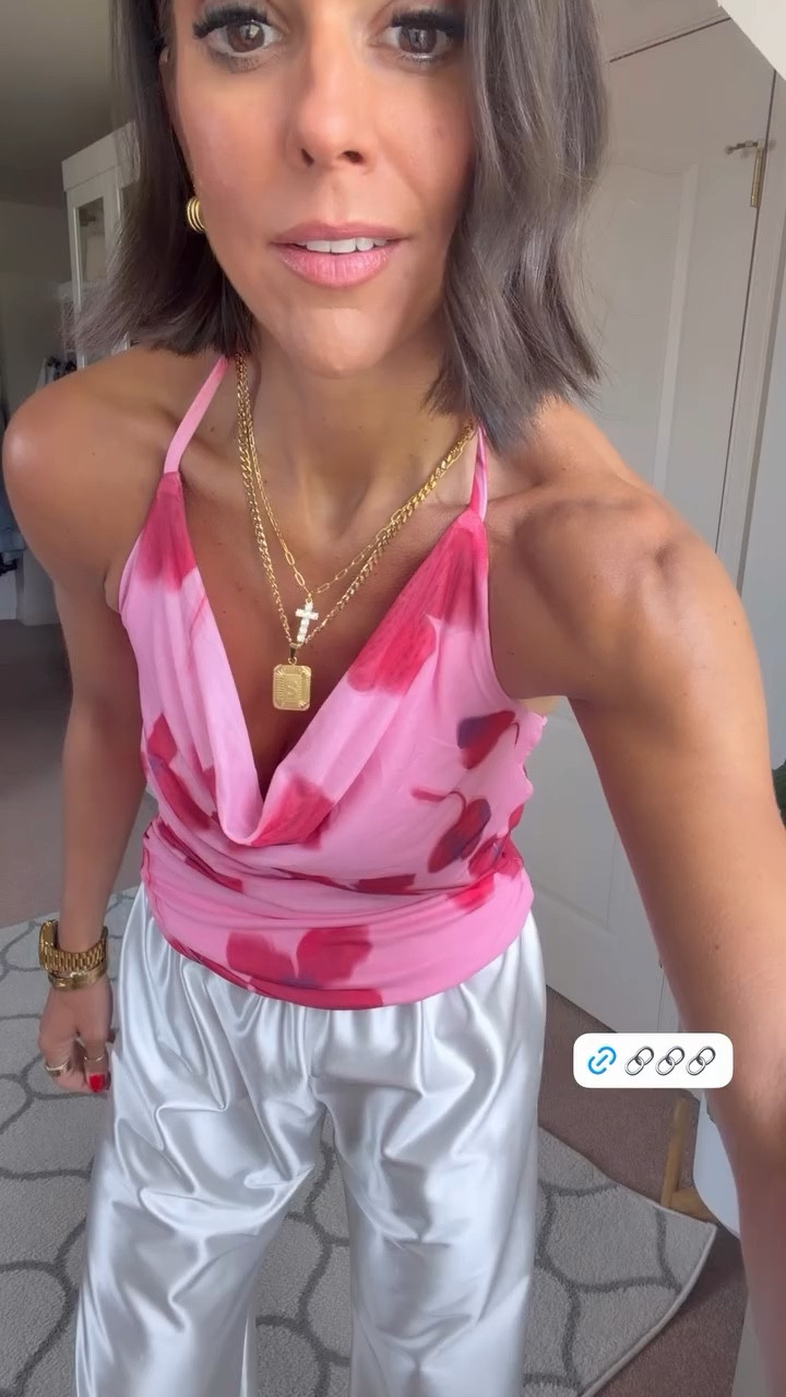 Size small in all 

#LTKSeasonal #LTKdayinmylife #LTKootd