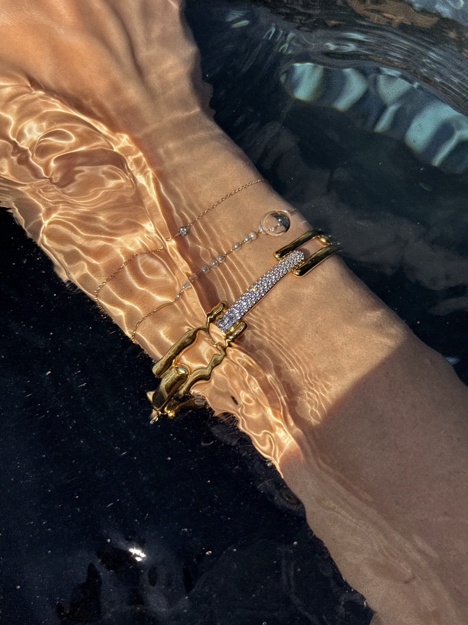 Subtle light 💫

Lab grown diamonds 
Fine jewellery 
Dainty bracelet 
Lab grown bracelet 
Monica vinader

#LTKgiftguide #LTKuk #LTKstyletip