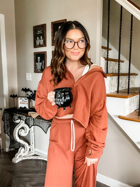 it has rained every weekend for the last month and I have only been wanting to wear comfy clothes 🐻🍂 this set is buttery soft and seriously comfy! I would size down in the pants, just fyi 😉

tap the link in my bio to shop! my mug is linked too!

.
.
.

#aeriereal #offlinebyaerie #matchingsets #fallstyle #weekendstyle #saturdayfit #october #saturdayvibes #comfyclothes #butterysoft #ltk #teamltk #nyblogger #newenglandblogger #burntorange #nyfall #witchesbrew #favoritepieces #set #instyle #trending 

#LTKSeasonal #LTKstyletip #LTKfindsunder50