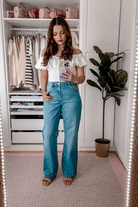 Dynamite Heidi Wide Leg Jeans wearing a size 28. Colour is Indigo Medium Light.

Fits true to size - is very comfortable and feels flattering.

#denimtryon #jeans #jeanstryon #widelegjeans

#LTKfindsunder100 #LTKover40 #LTKstyletip