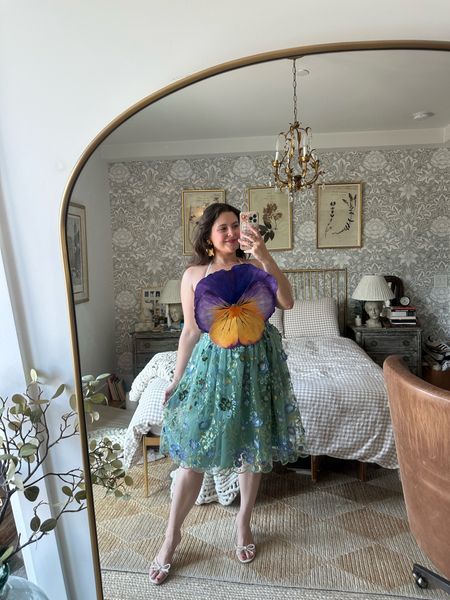 This floral embroidered tulle skirt from Jessa kae size m 

The top is sold out but linked similar floral corset tops! 

#LTKParties #LTKMidsize #LTKStyleTip